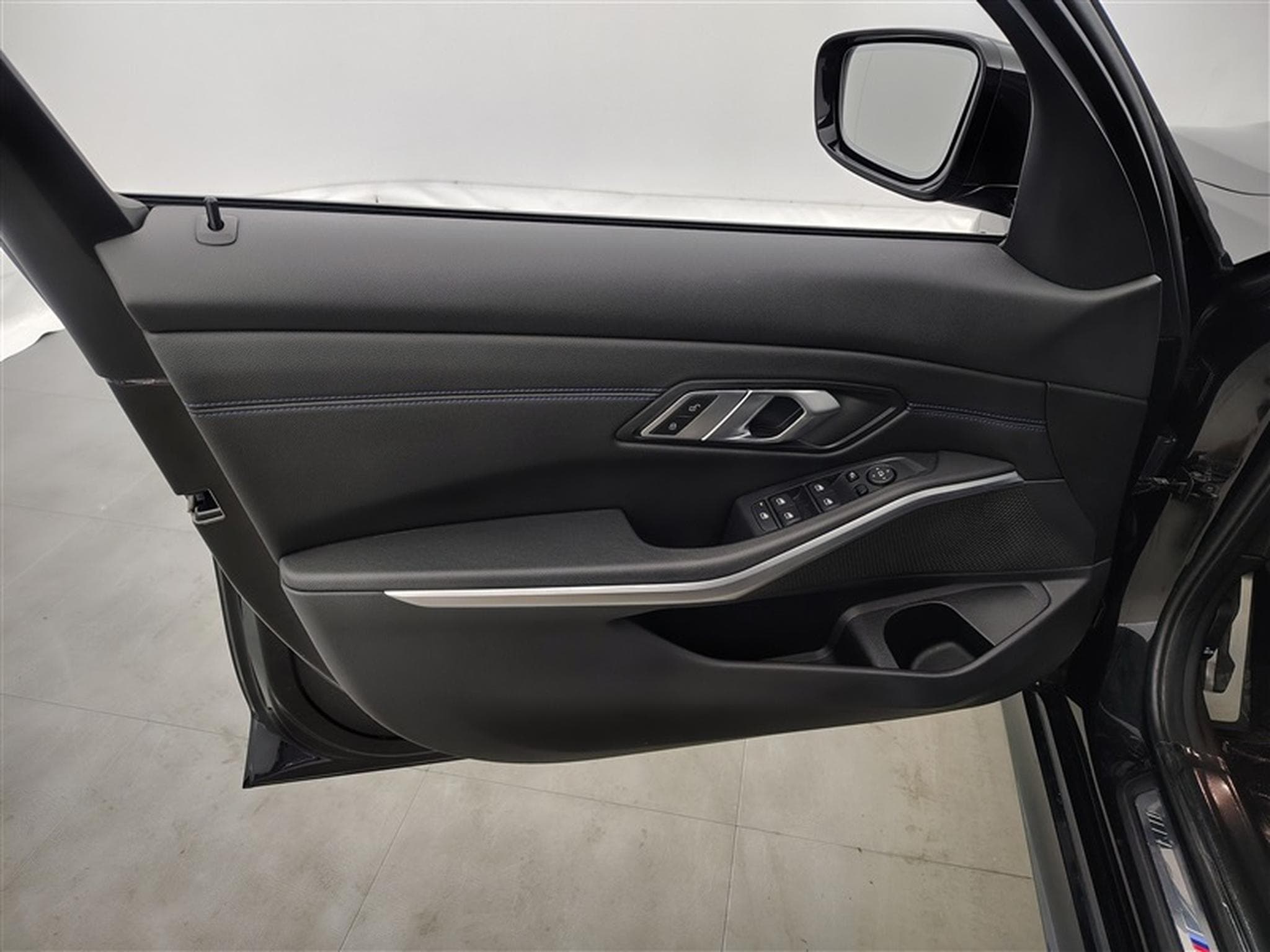 BMW 318 318 i Pack M (2023) - Photo 16