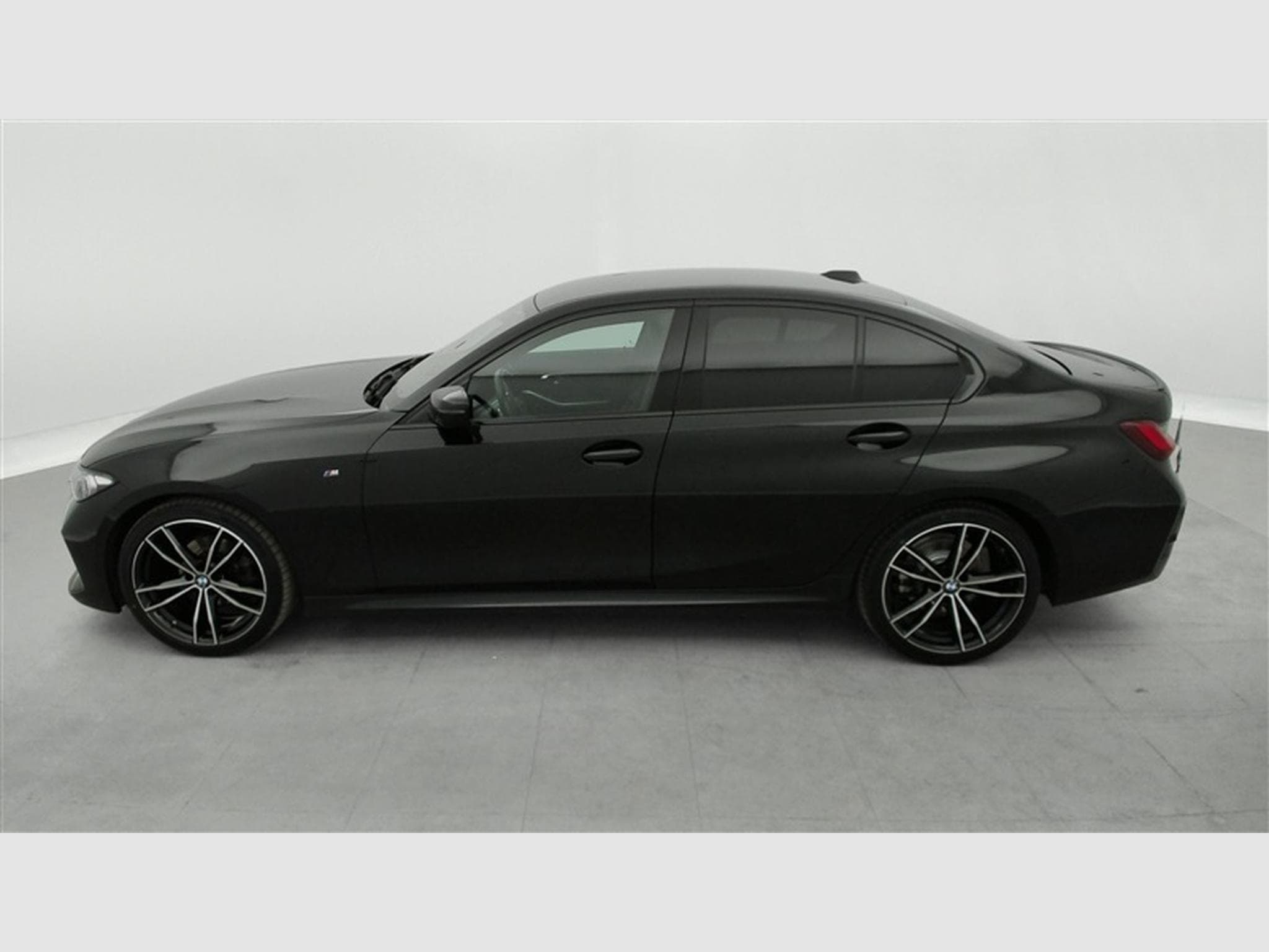 BMW 318 318 i Pack M (2023) - Photo 3