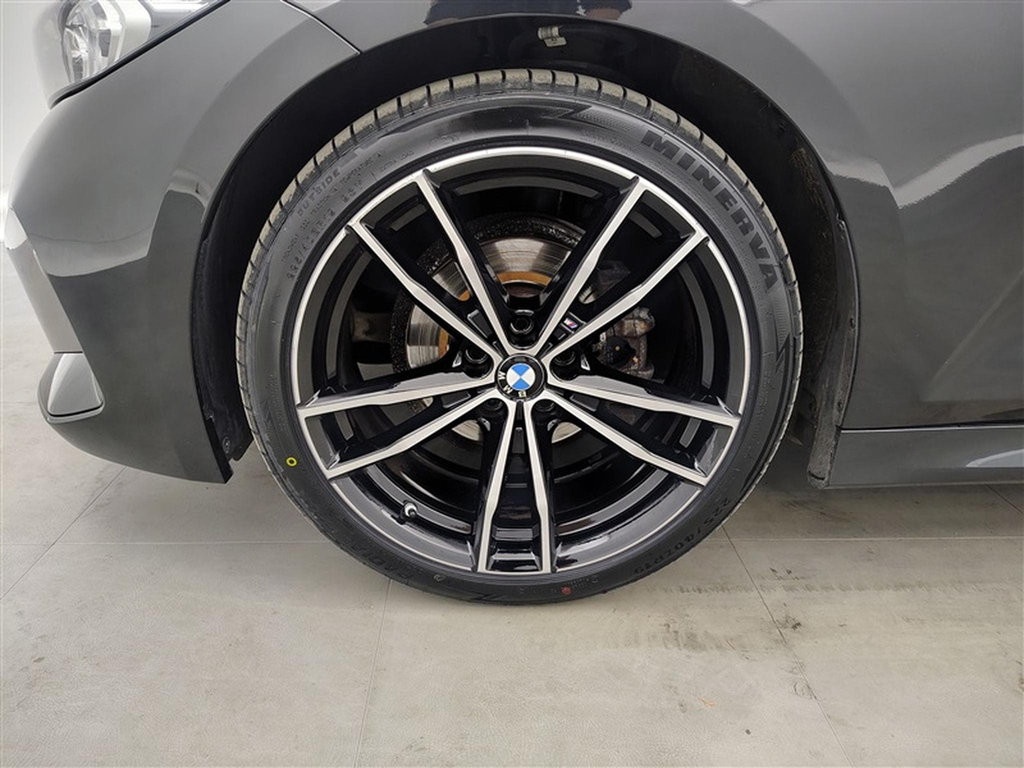BMW 318 318 i Pack M (2023) - Photo 6