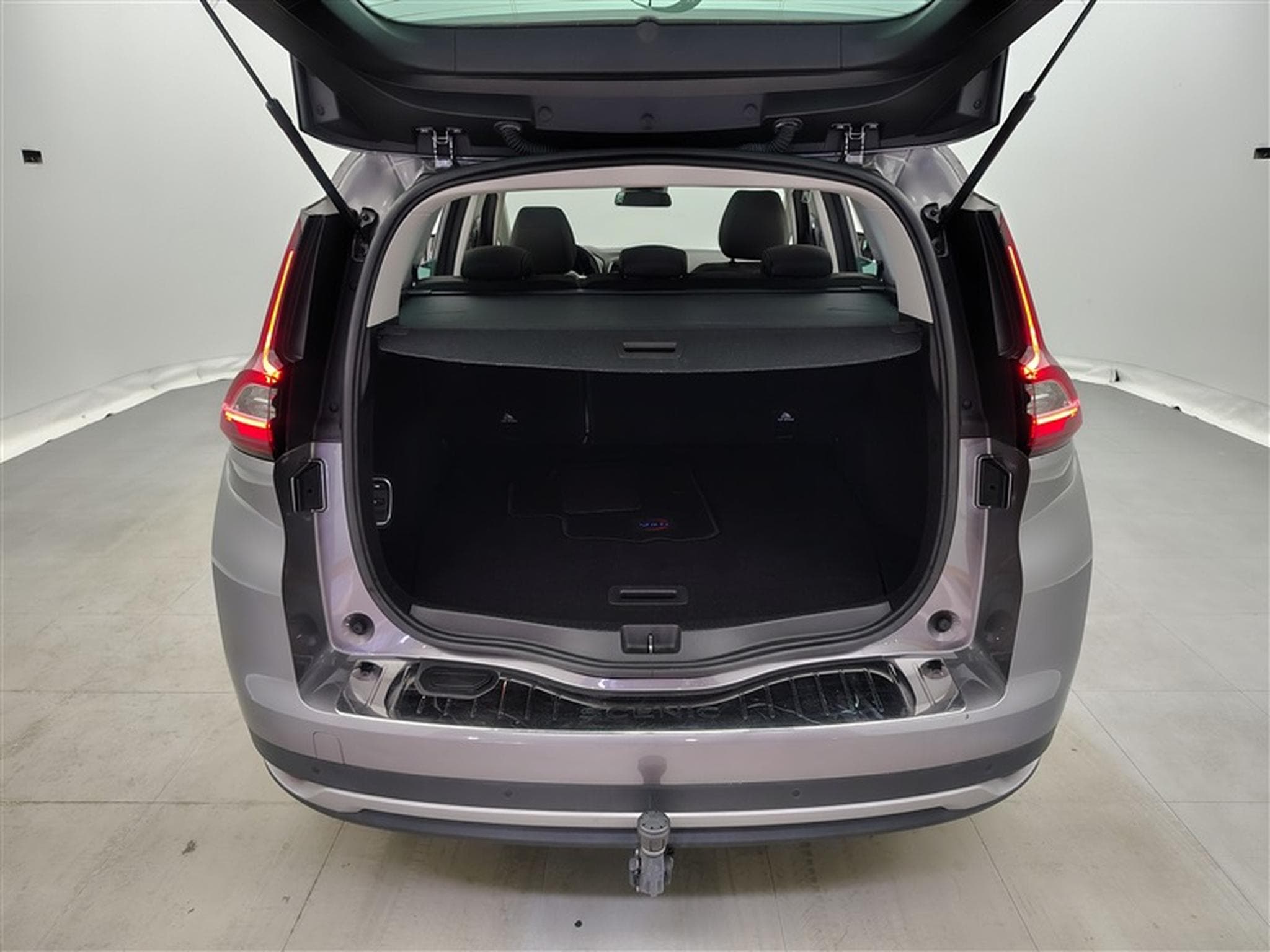 Renault Scenic 1.33 TCe Buisness GPF (EU6.2) (2019) - Photo 14