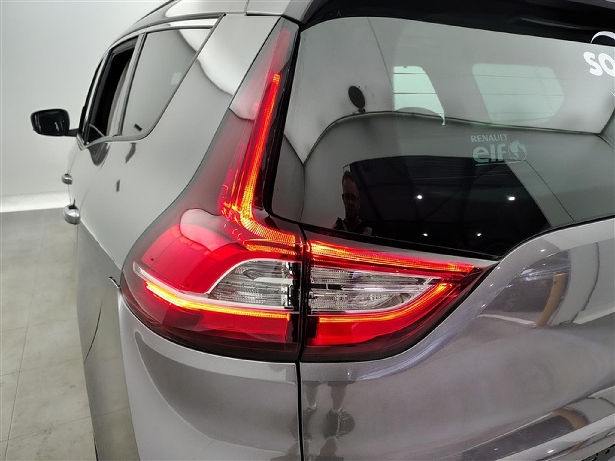 Renault Scenic 1.33 TCe Buisness GPF (EU6.2) (2019) - Photo 16