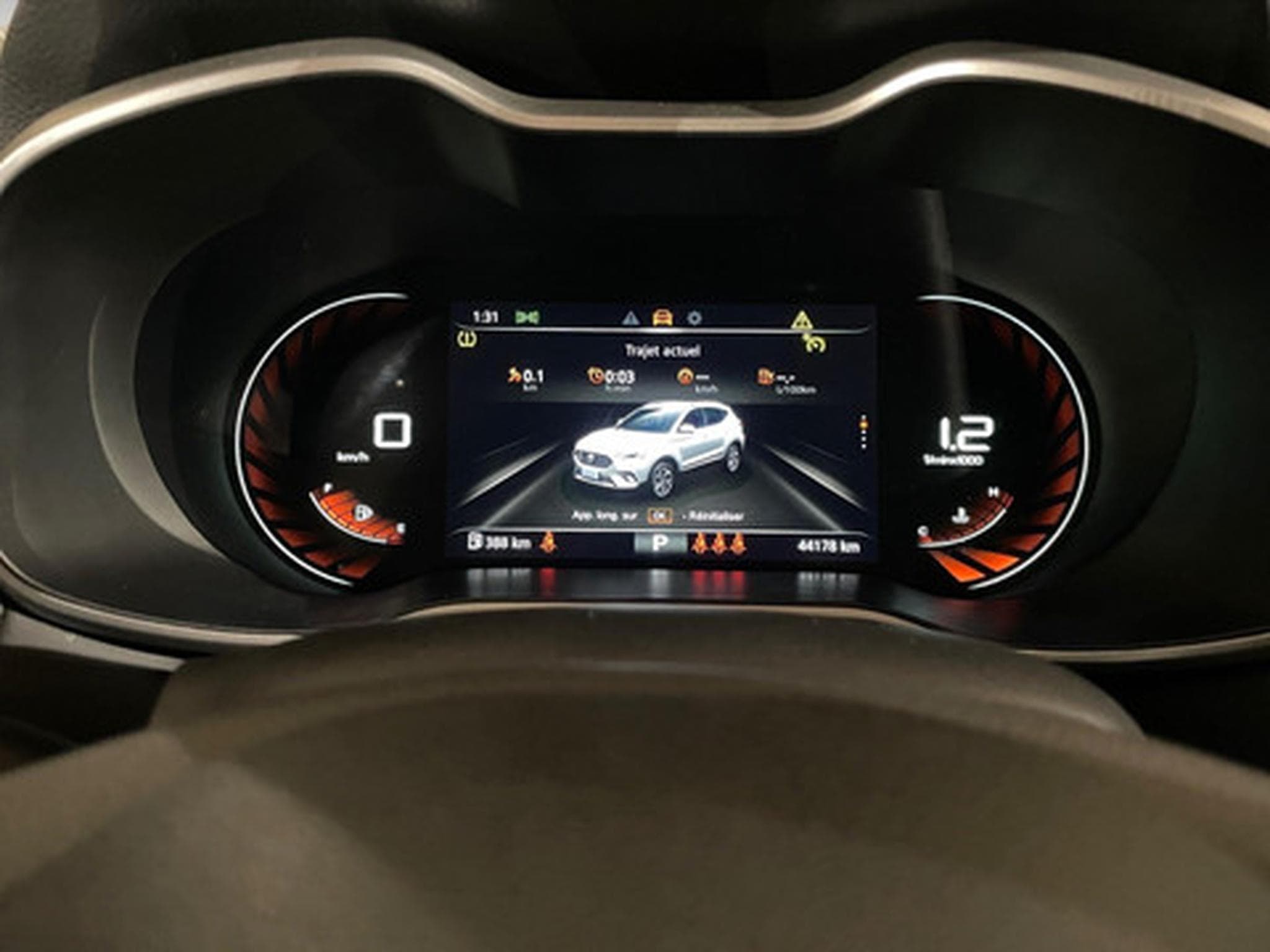 MG ZS 1.0 T-GDi AT LUXURY (2024) - Photo 2