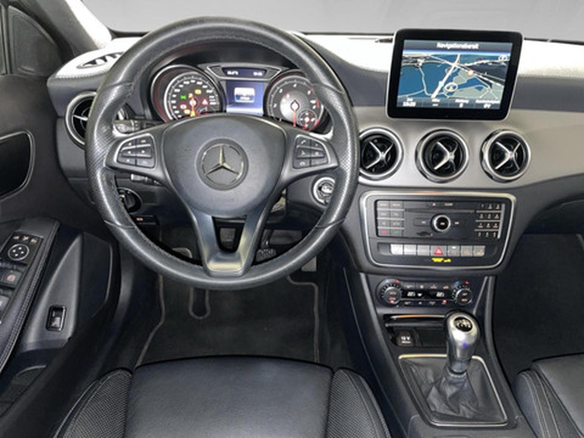 Mercedes GLA 200 GLA d DCT PACK URBAN (2017) - Foto 6