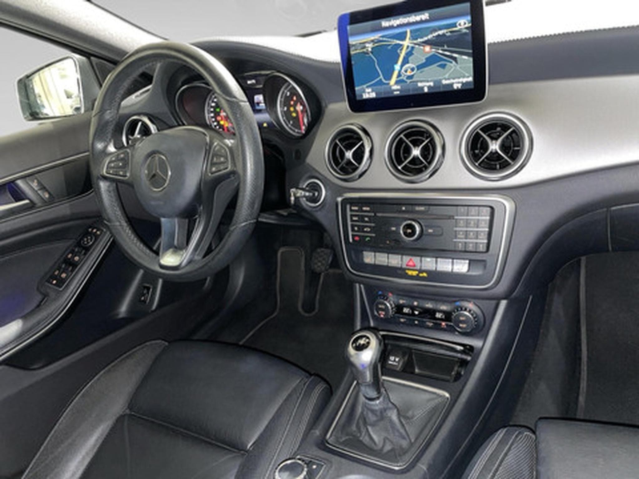 Mercedes GLA 200 GLA d DCT PACK URBAN (2017) - Foto 7
