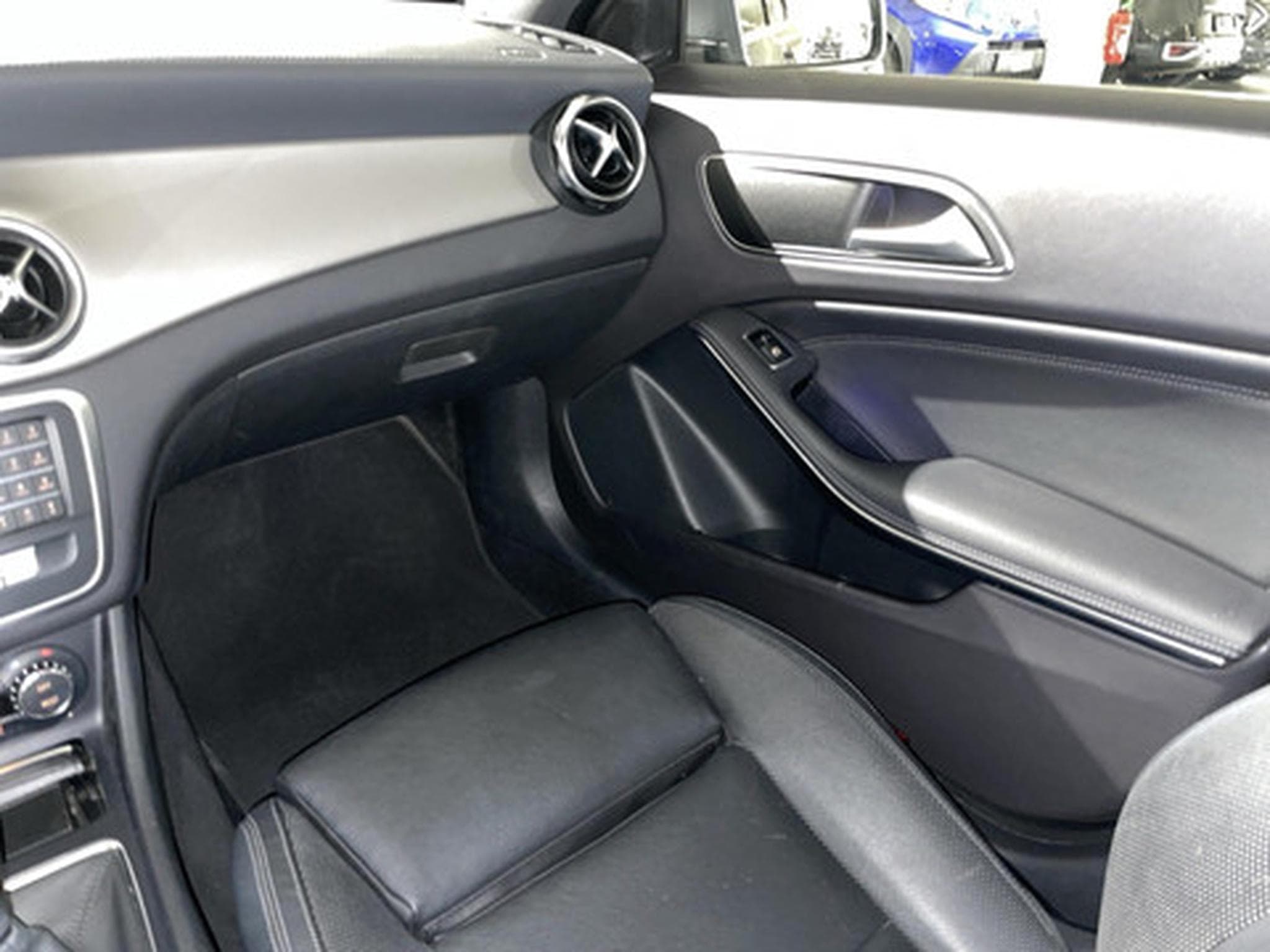 Mercedes GLA 200 GLA d DCT PACK URBAN (2017) - Foto 9