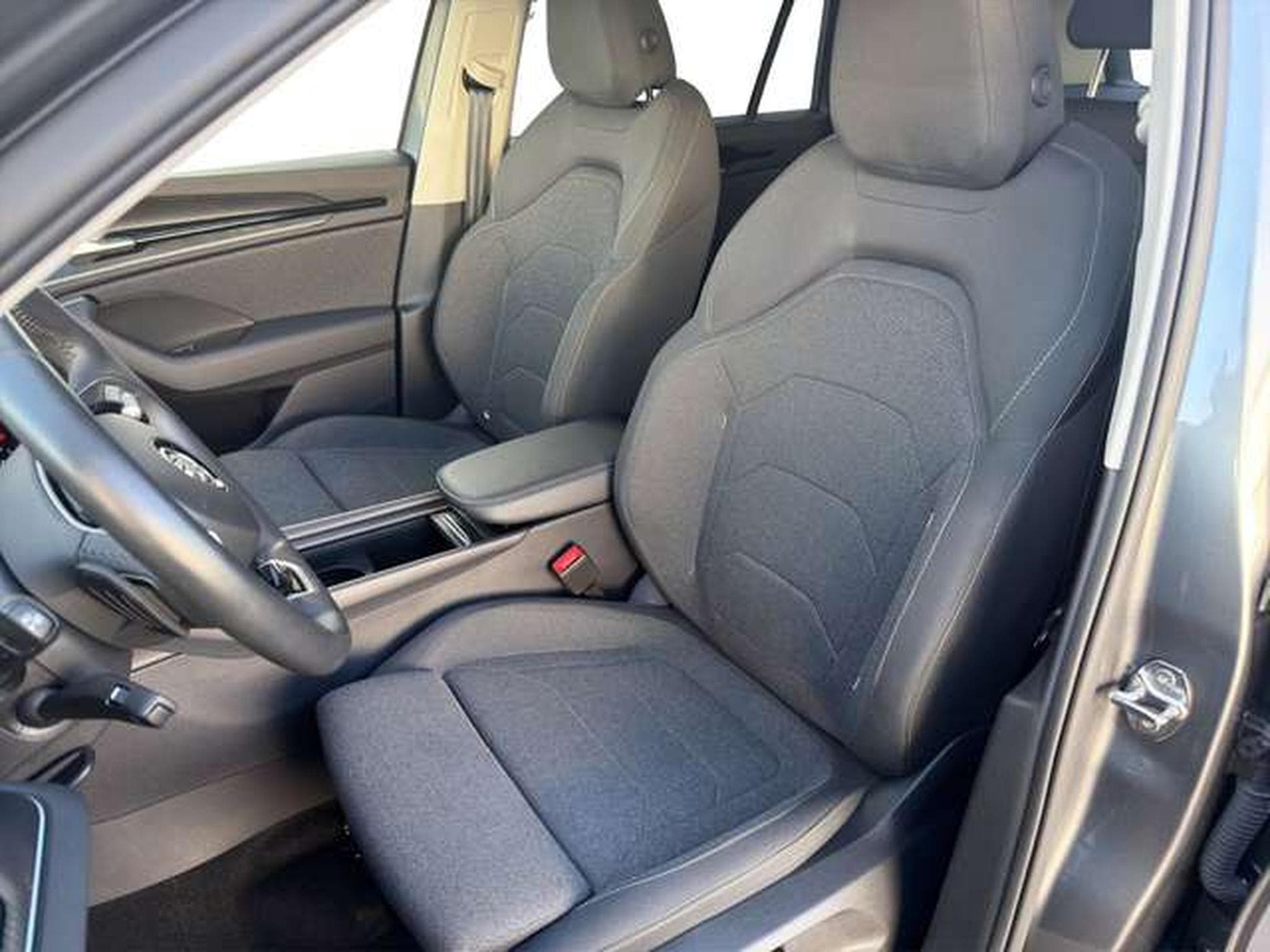Skoda Kodiaq 2.0 TDI Selection/Komfort-P./AHK/Nav/LED (2024) - Photo 9