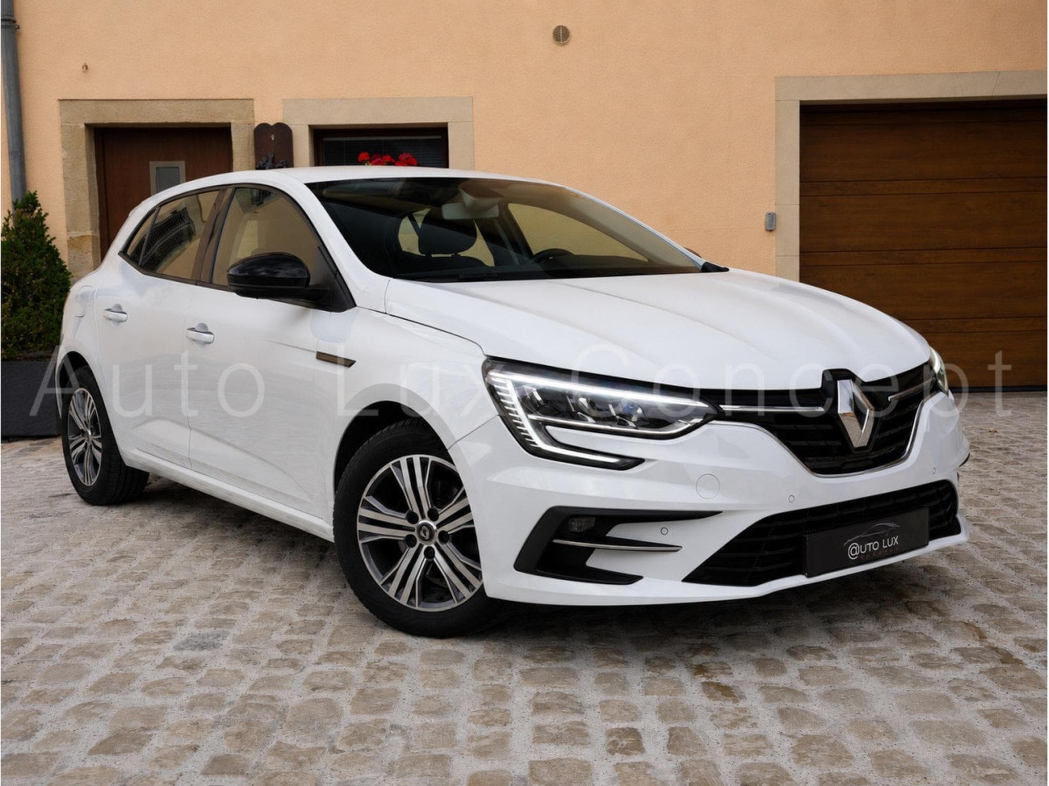 Renault Megane 1.5 dCi 115 EDC7 Equilibre (2024) - Photo 2