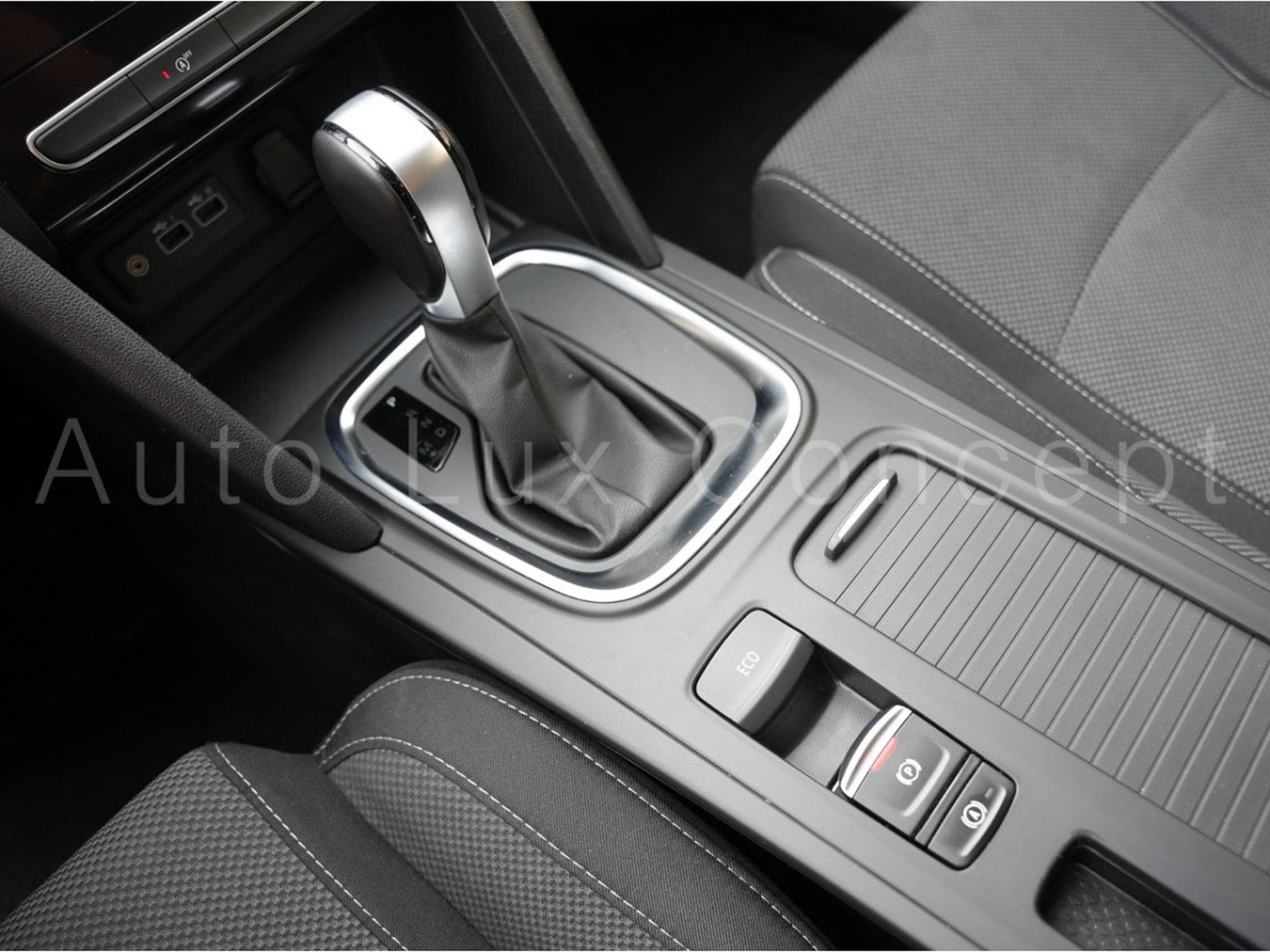 Renault Megane 1.5 dCi 115 EDC7 Equilibre (2024) - Photo 22