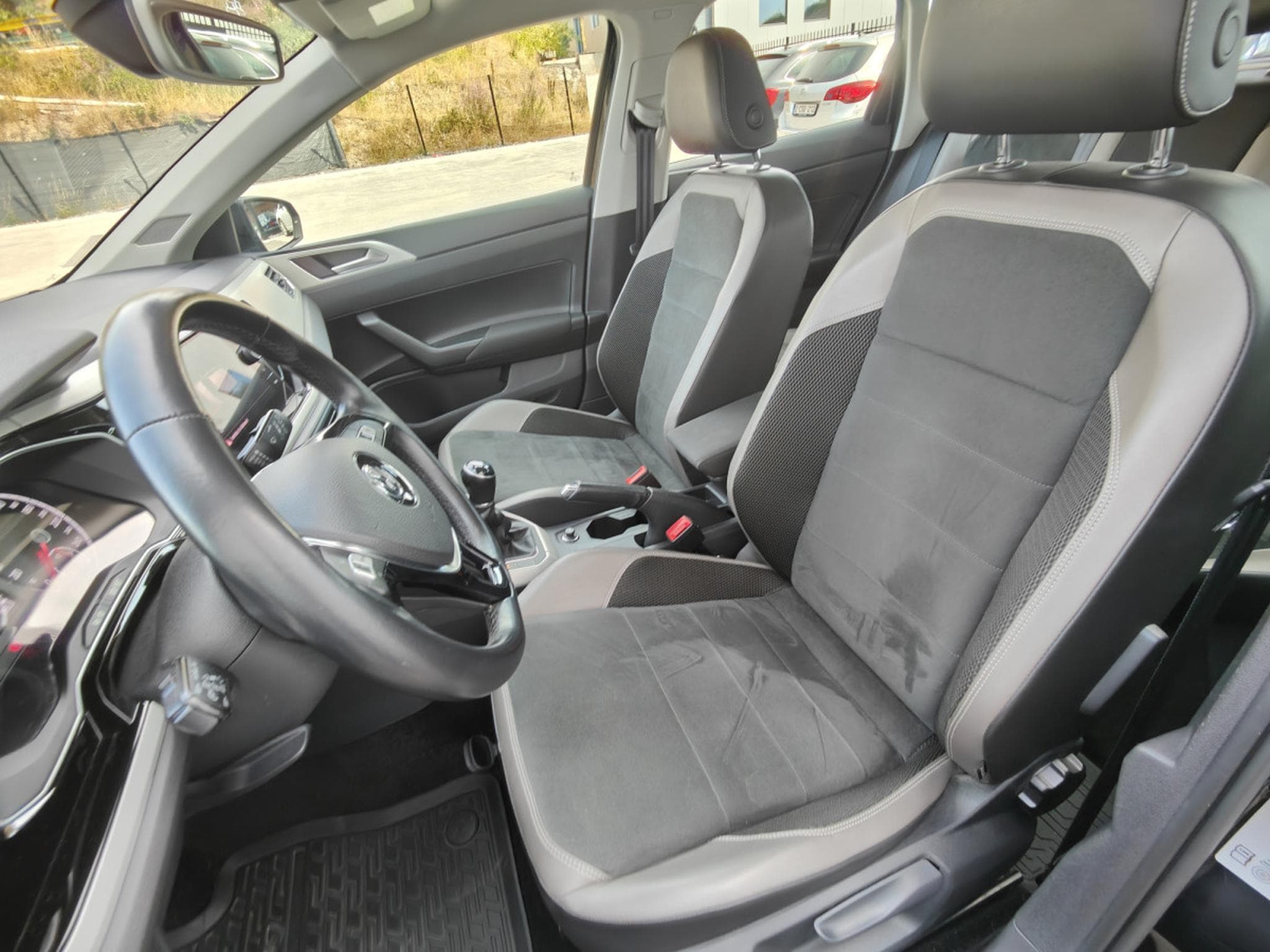 VW Polo 1.6 TDI CARPLAY BLUETOOTH CAMERA CAPTEUR AV/ARR (2020) - Foto 11