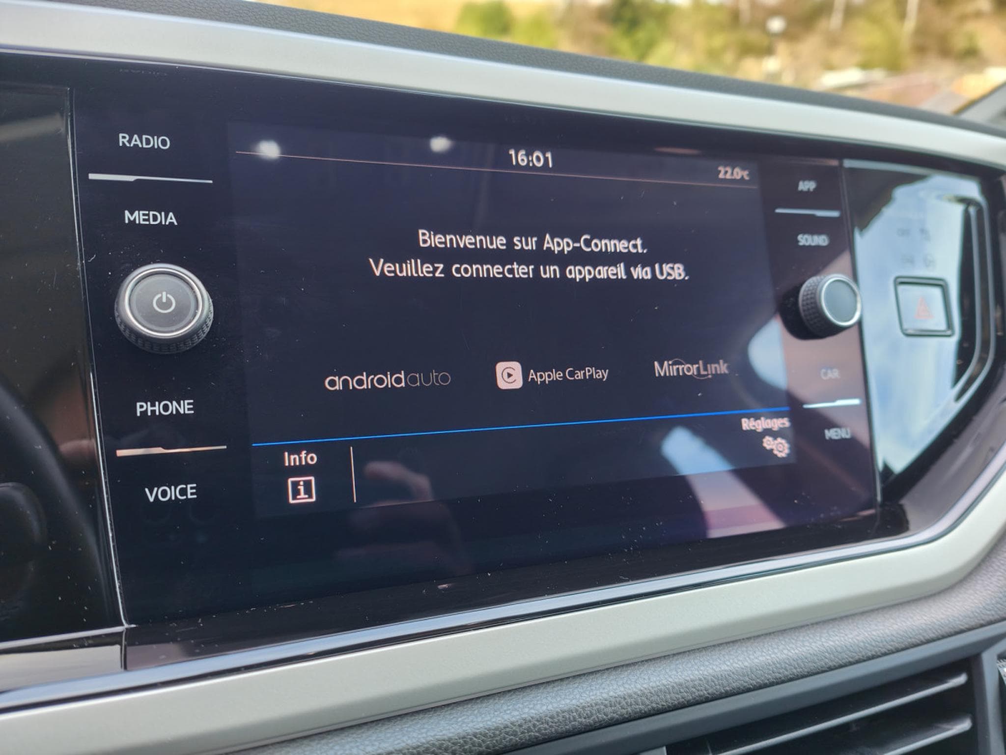 VW Polo 1.6 TDI CARPLAY BLUETOOTH CAMERA CAPTEUR AV/ARR (2020) - Foto 16