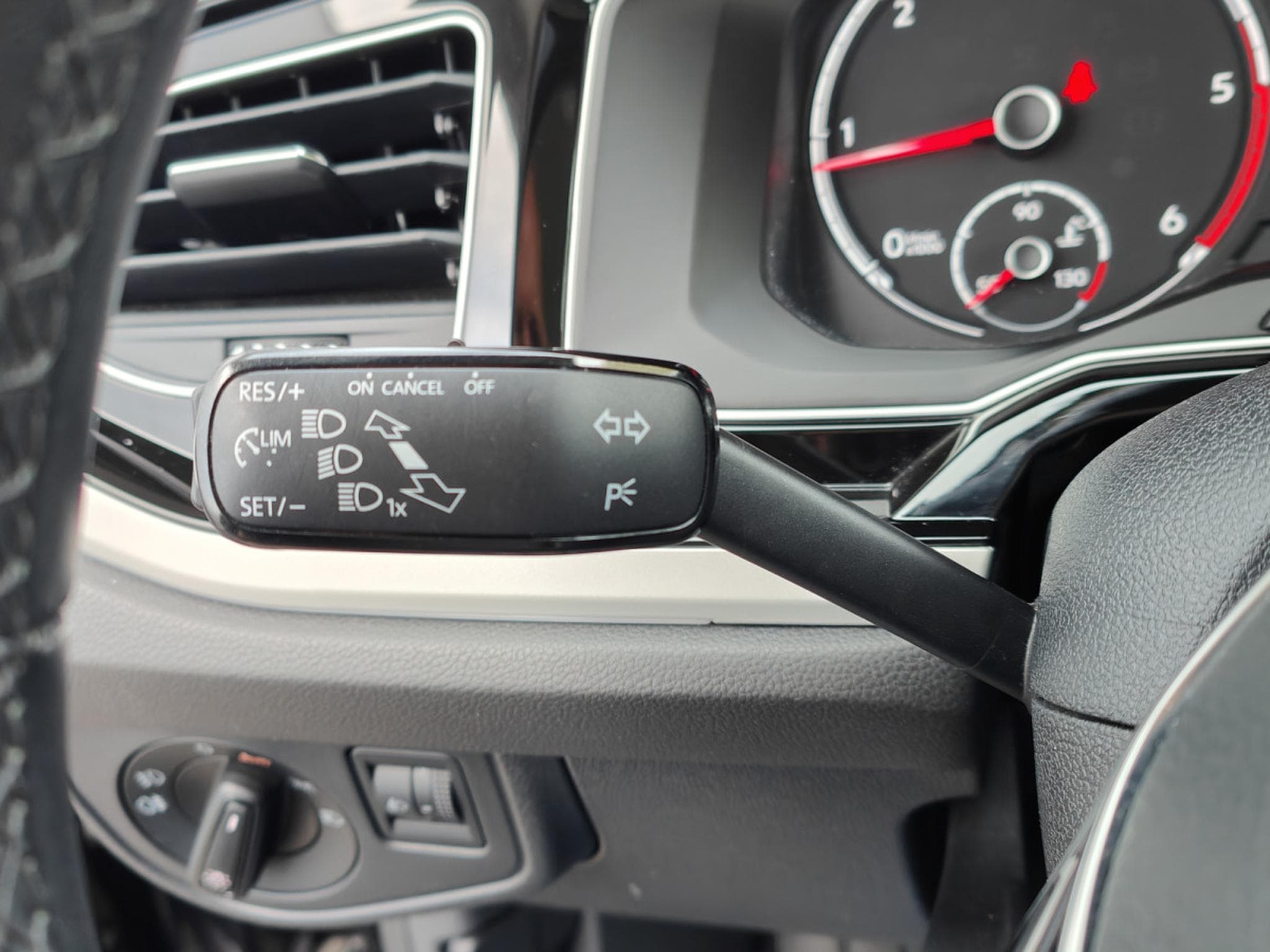 VW Polo 1.6 TDI CARPLAY BLUETOOTH CAMERA CAPTEUR AV/ARR (2020) - Foto 19