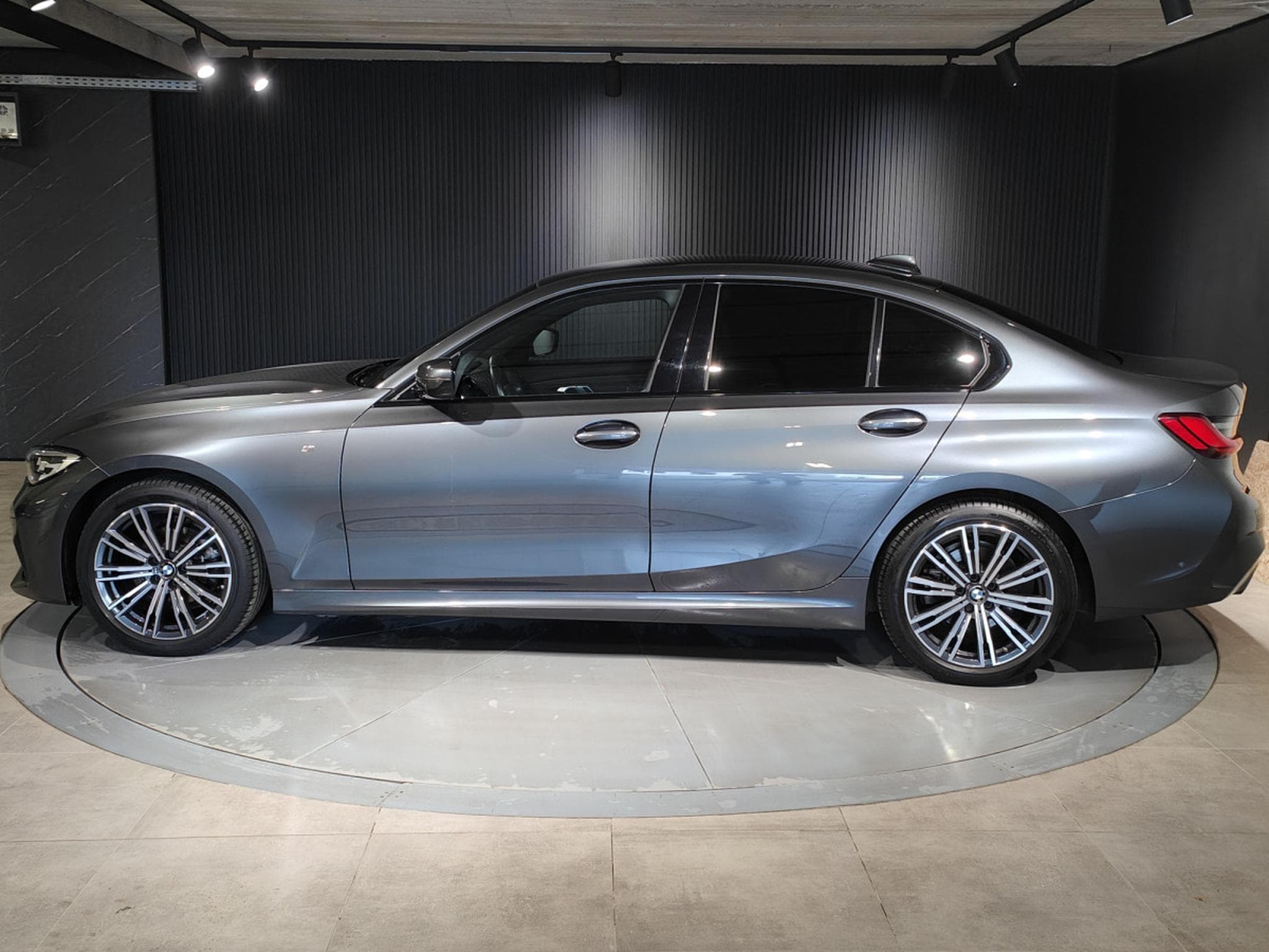 BMW 318 318iA PACK M CARPLAY GPS CAMERA ECLAIRAGE AMBIANCE (2021) - Foto 5