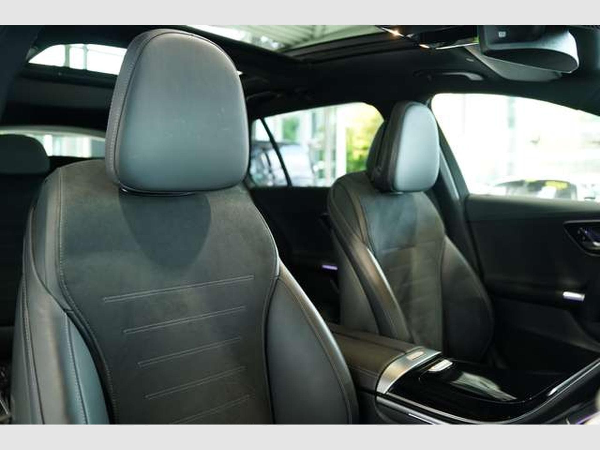 Mercedes C 300 d T AMG Line *2.H *19*Distr.*Digital*Pano (2024) - Photo 17