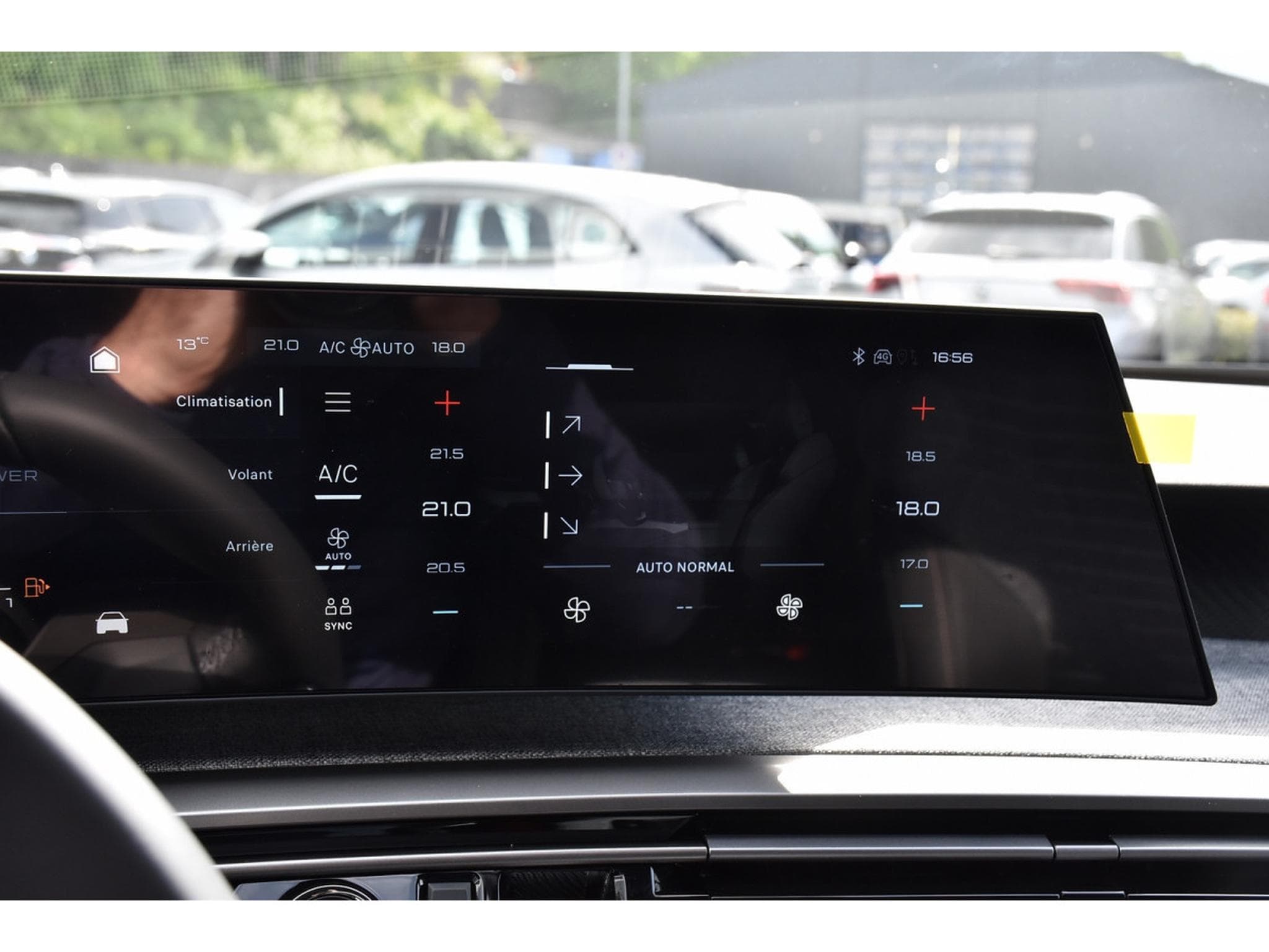 Peugeot 5008 Hybrid 145 Allure e-DCS6 ACC CAM360 JA19 NEUF (2026) - Photo 17