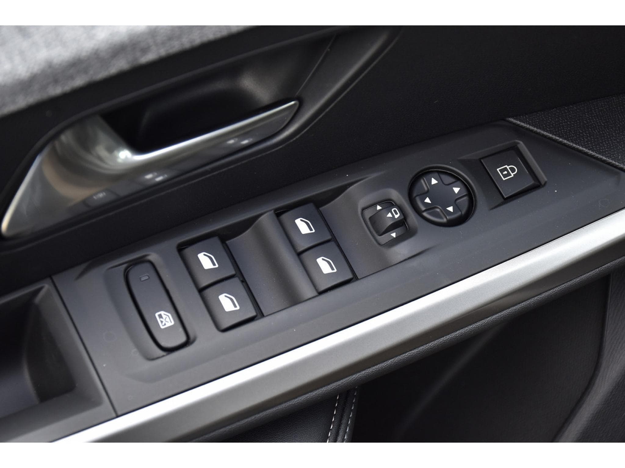 Peugeot 5008 Hybrid 145 Allure e-DCS6 ACC CAM360 JA19 NEUF (2026) - Photo 23