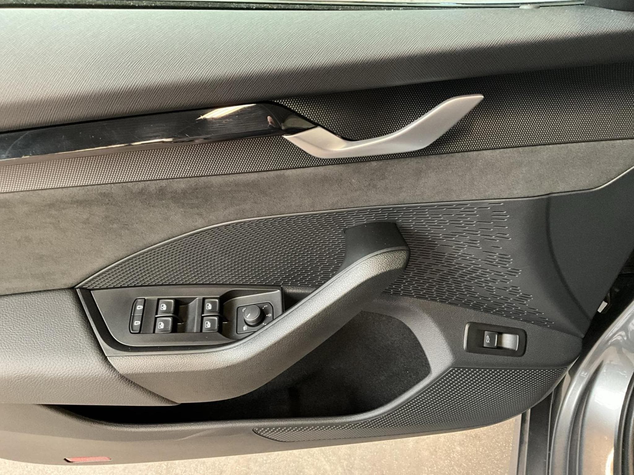 Skoda Octavia RS+DSG+LED+NAVI+PANO+LM19+AHK (2025) - Photo 14