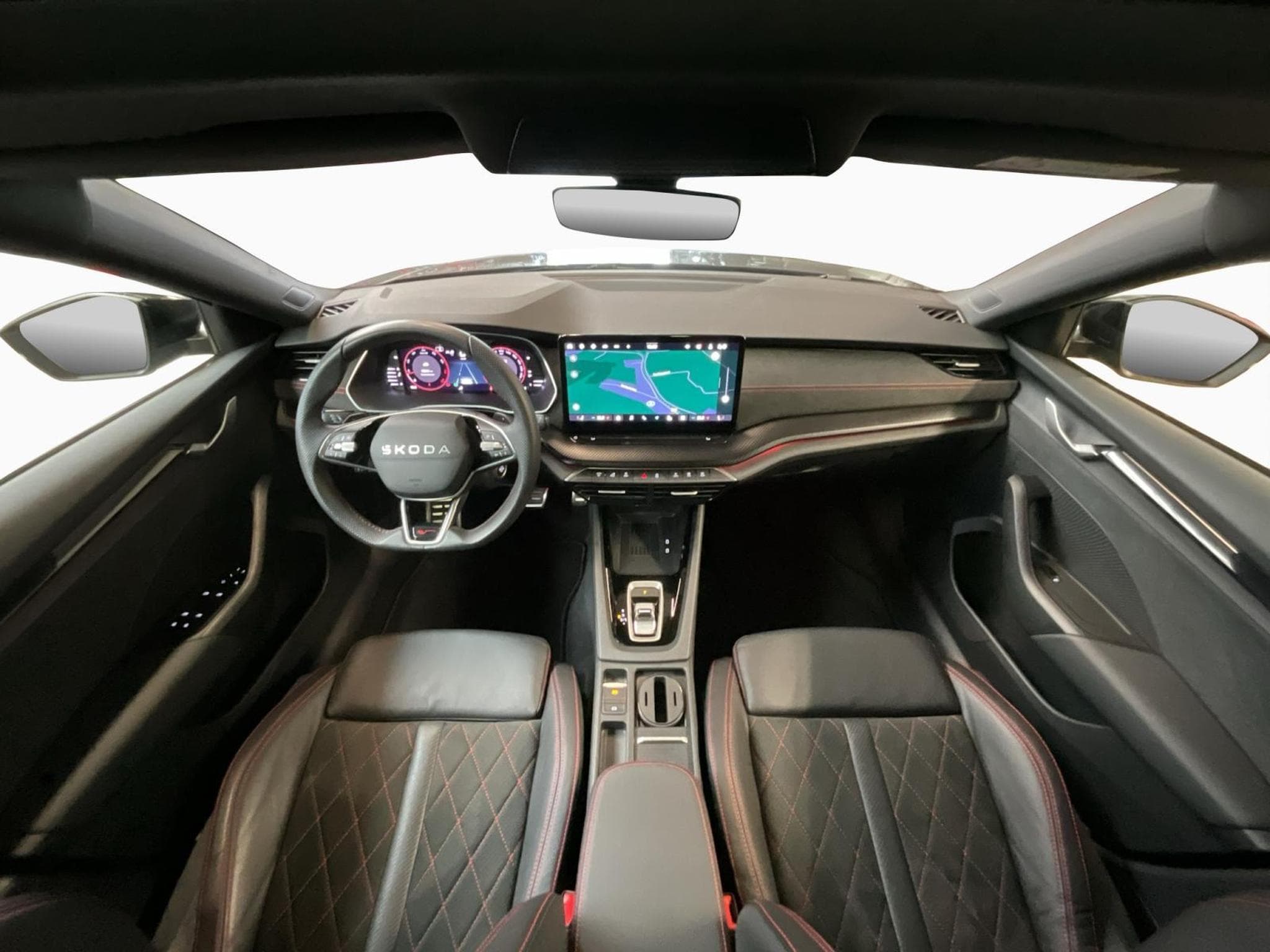 Skoda Octavia RS+DSG+LED+NAVI+PANO+LM19+AHK (2025) - Photo 2