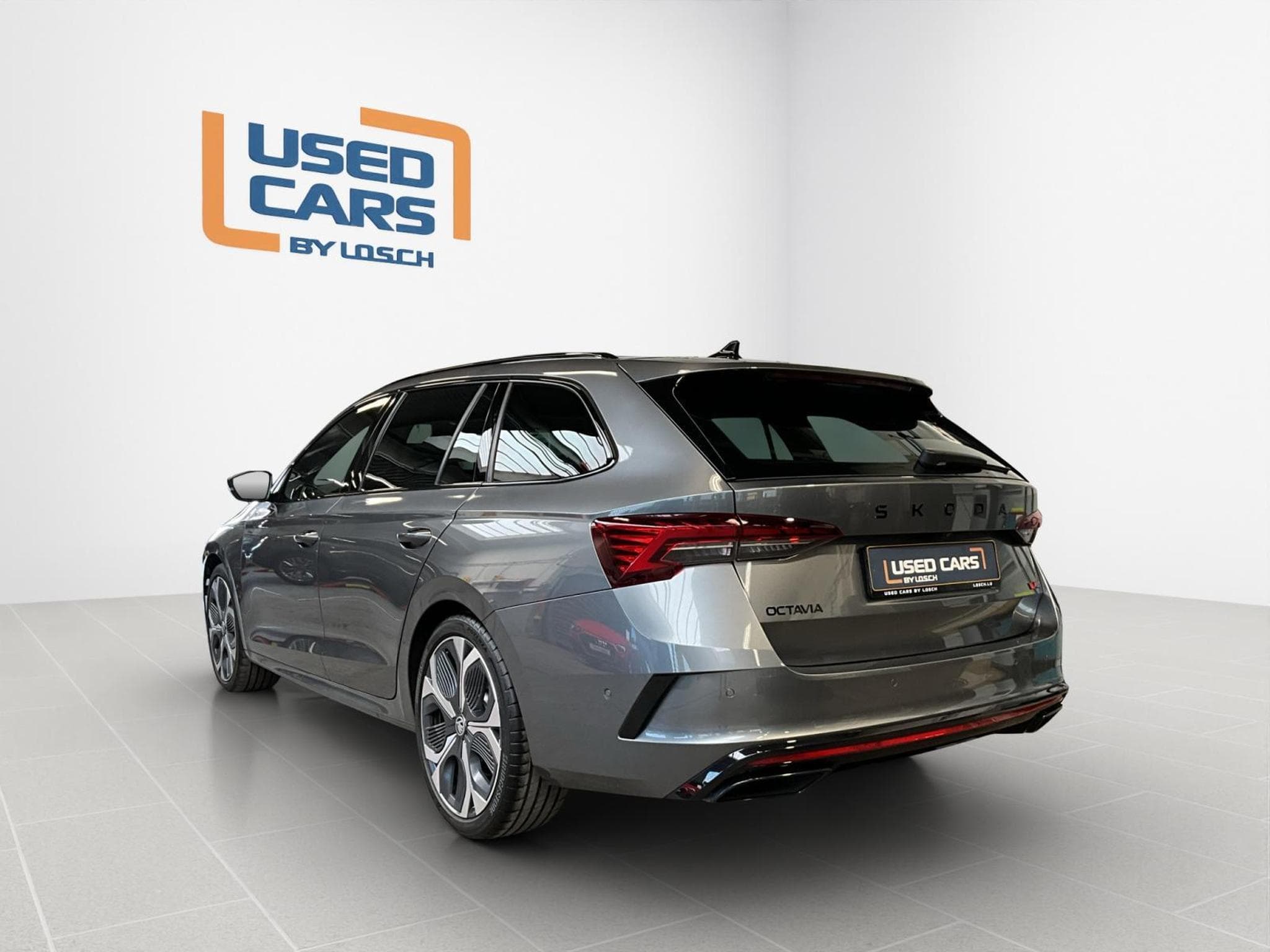 Skoda Octavia RS+DSG+LED+NAVI+PANO+LM19+AHK (2025) - Photo 6
