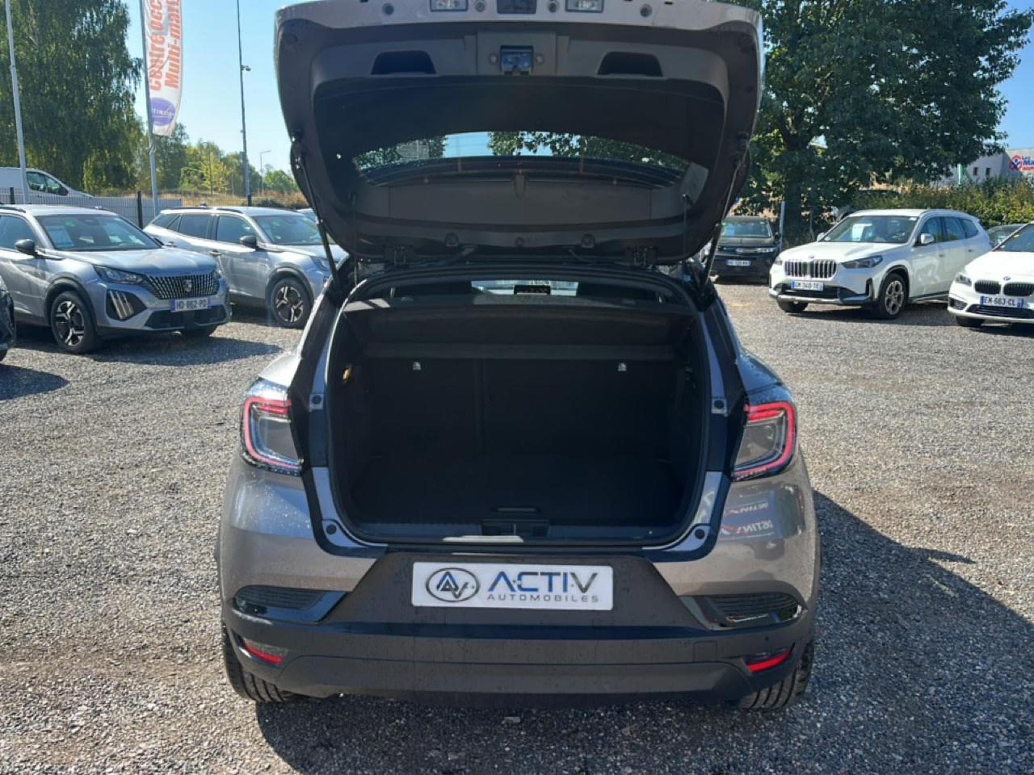 Renault Captur 1.8 E-TECH FULL HYBRID 160 TECHNO (2026) - Photo 12