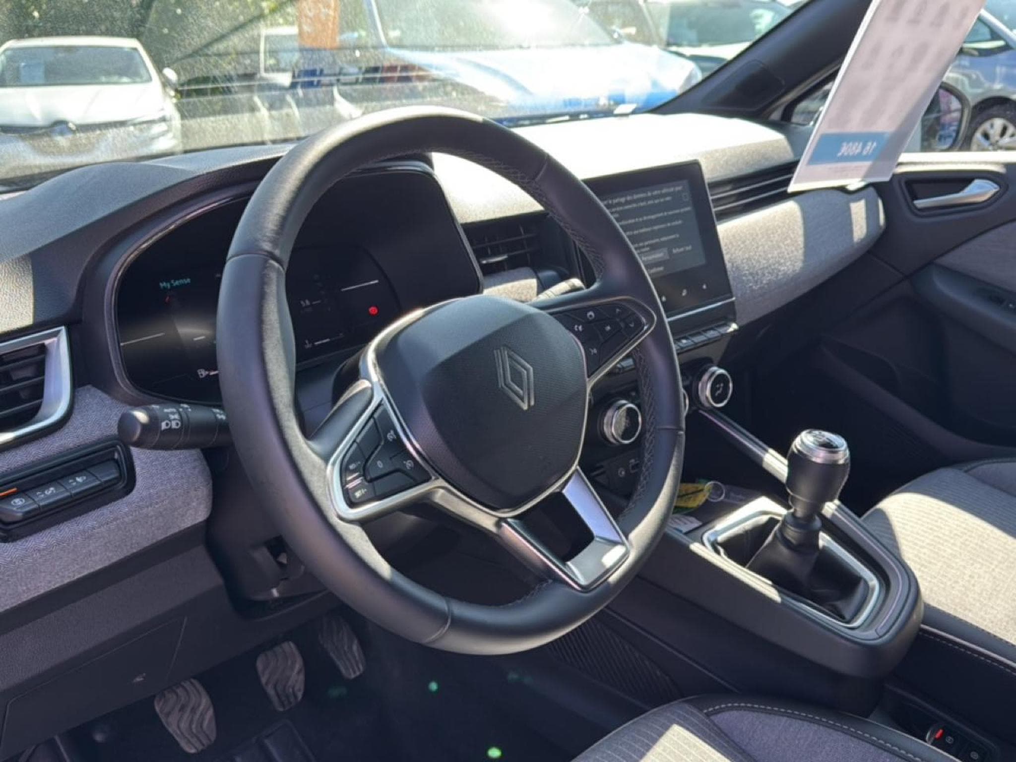 Renault Clio 1.0 TCE 90 TECHNO (2025) - Photo 20
