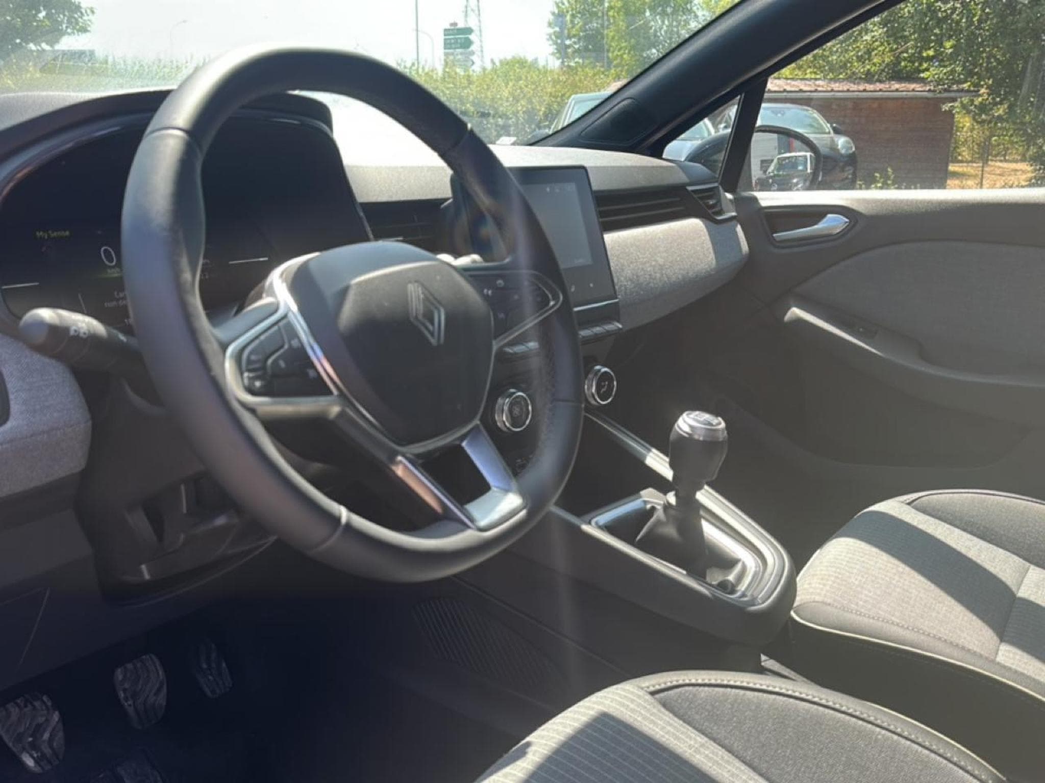 Renault Clio 1.0 TCE 90 TECHNO (2025) - Photo 15