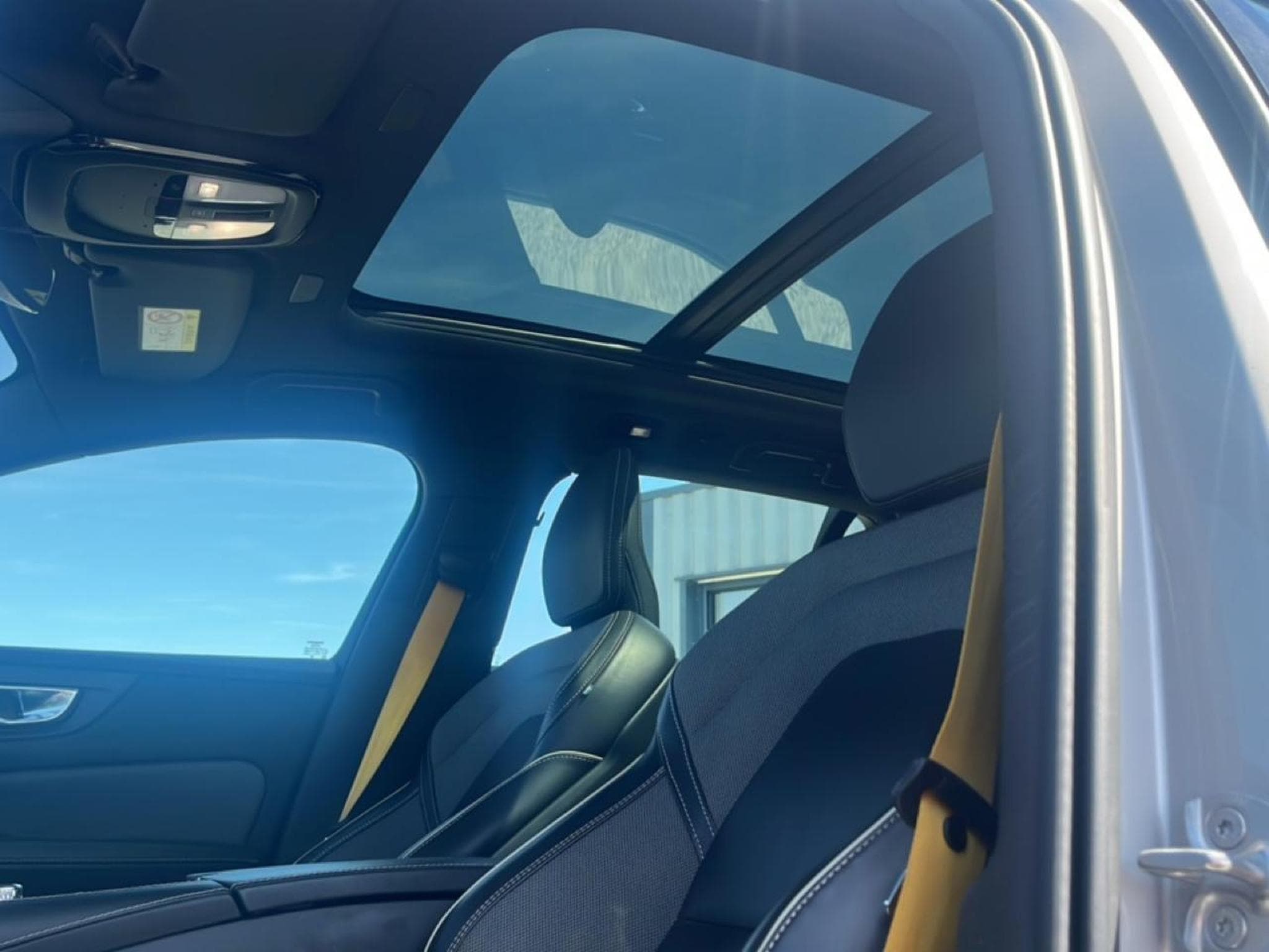 Volvo V60 T8 AWD 310+145 POLESTAR ENGINEERED GEARTRONIC 8 (2023) - Photo 12