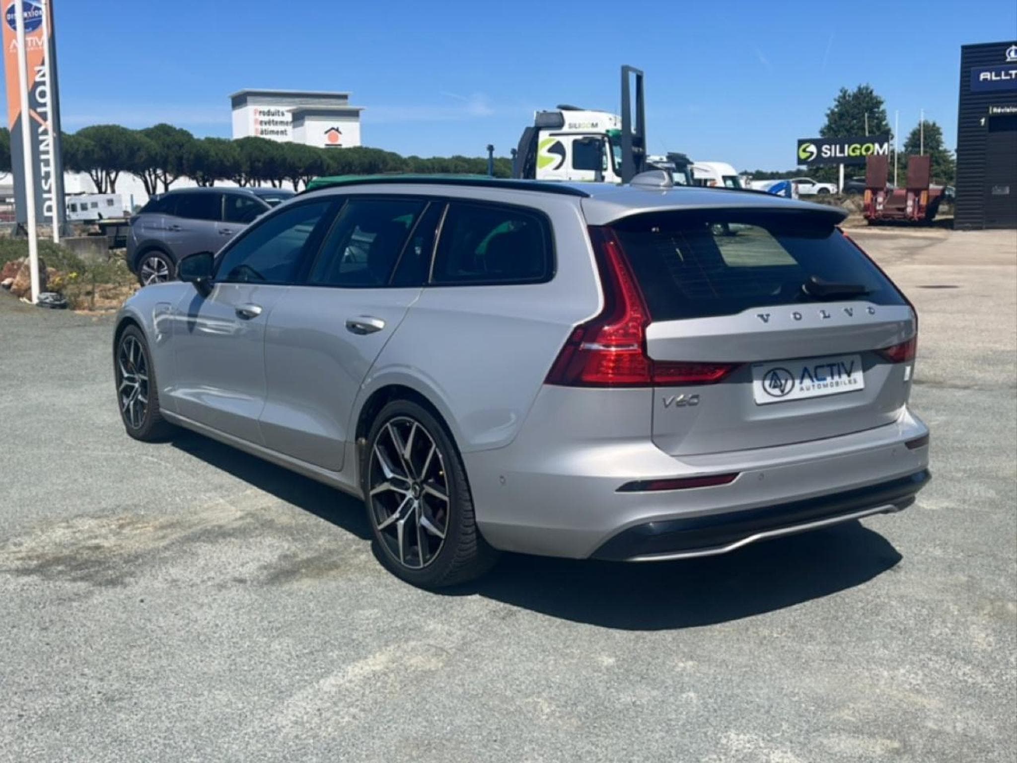 Volvo V60 T8 AWD 310+145 POLESTAR ENGINEERED GEARTRONIC 8 (2023) - Photo 7