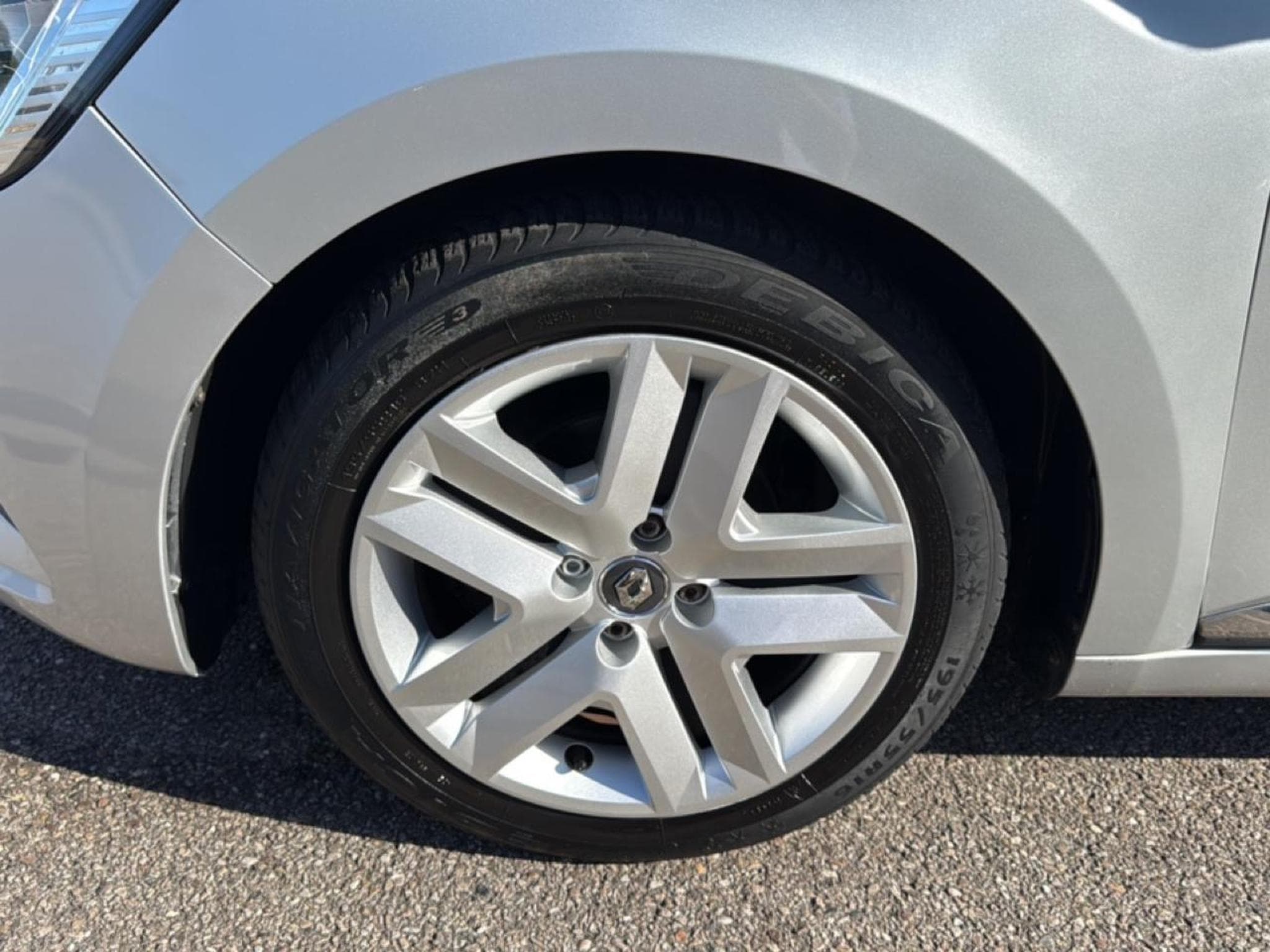 Renault Clio 1.0 TCE 90 ZEN (2021) - Photo 12