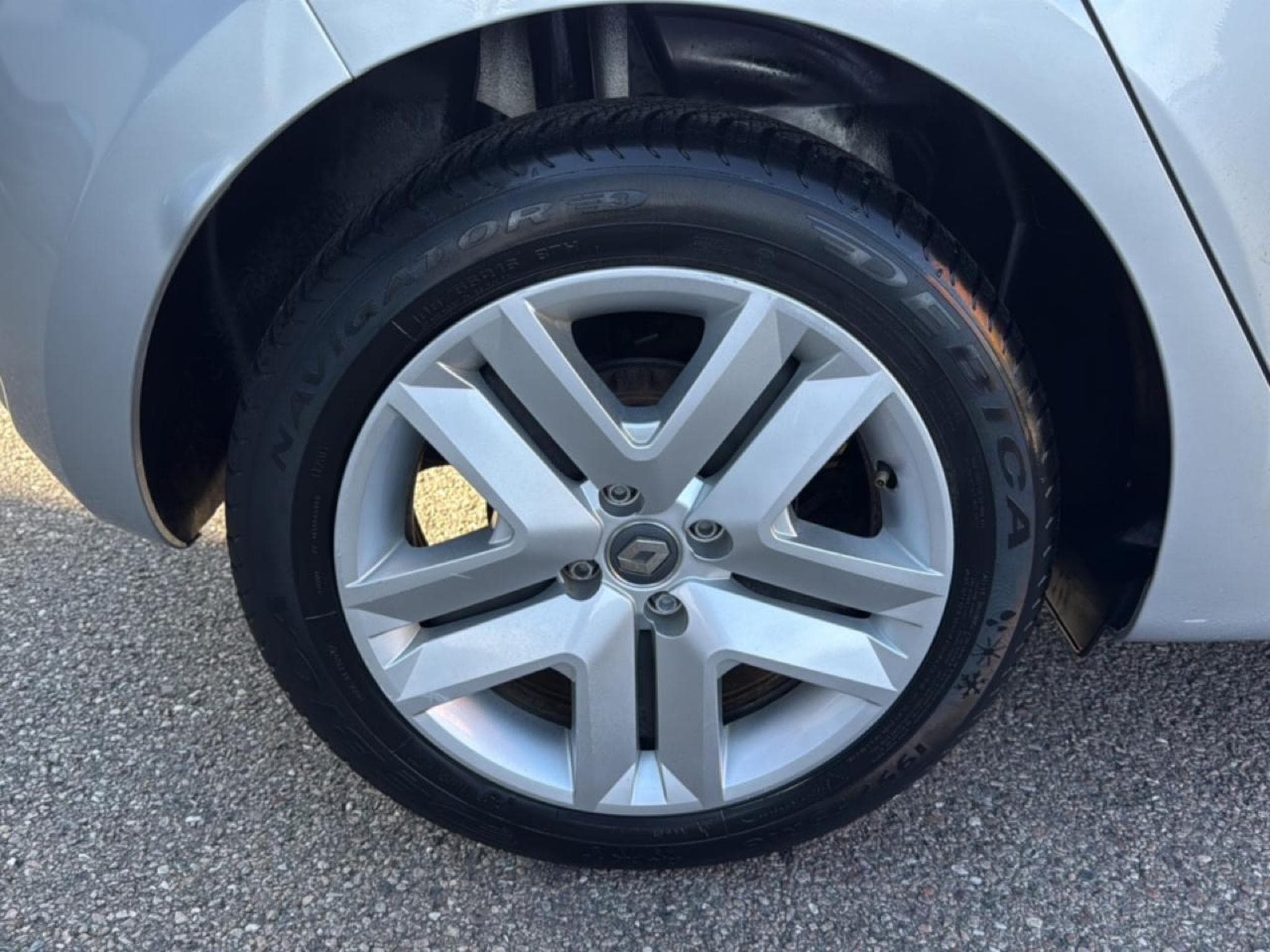 Renault Clio 1.0 TCE 90 ZEN (2021) - Photo 6