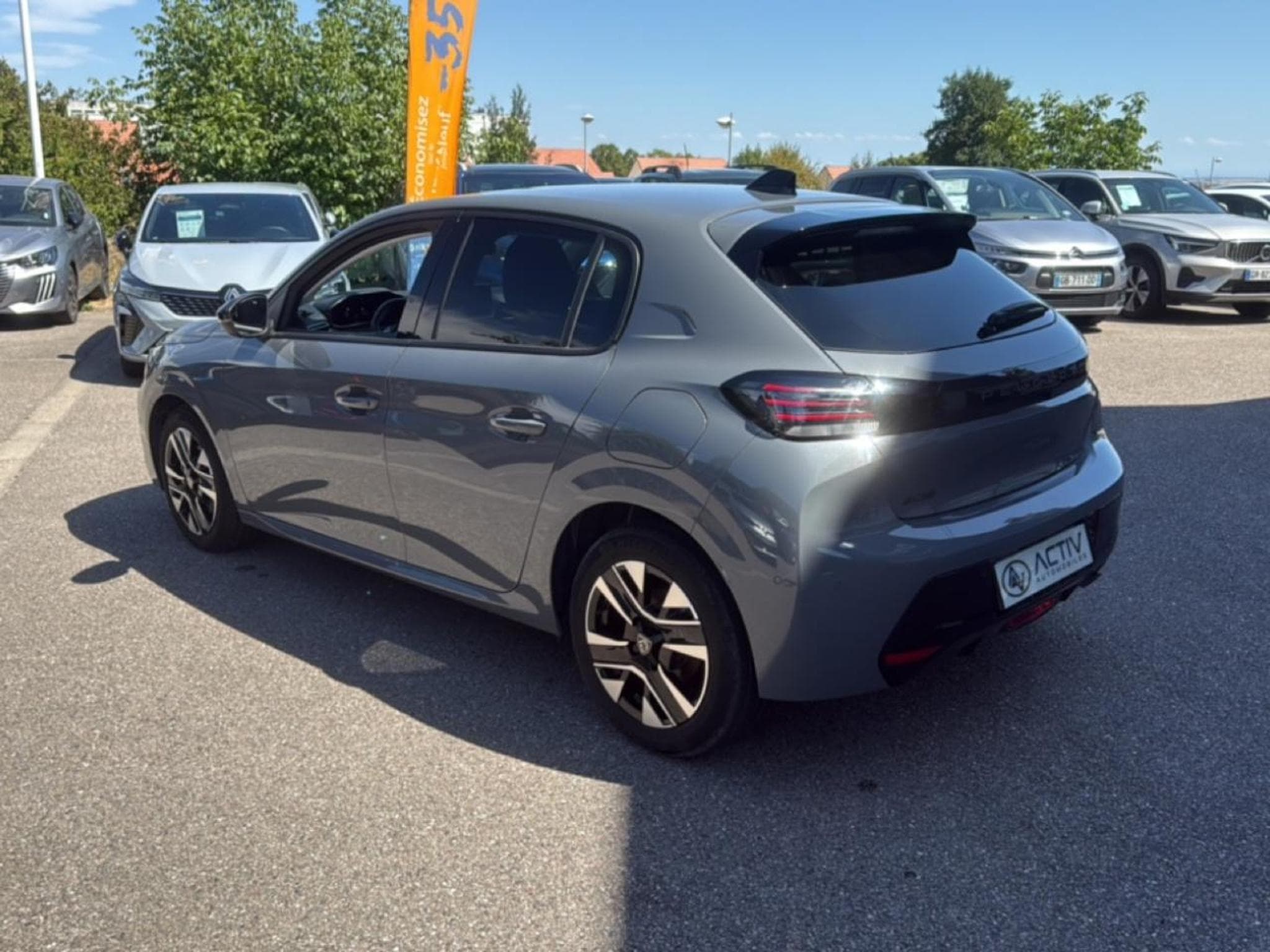Peugeot 208 1.2 100 ALLURE (2025) - Photo 9