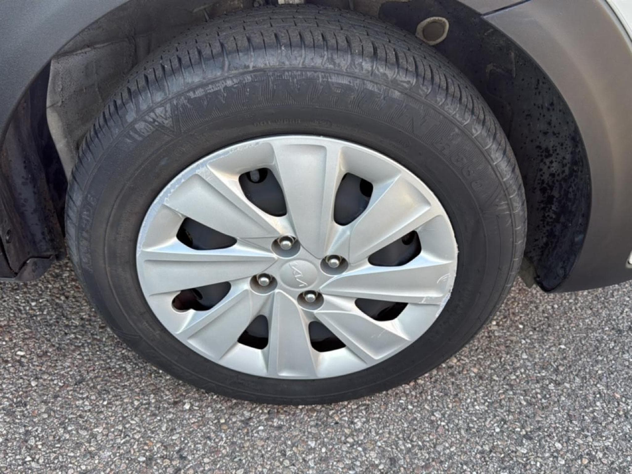 Kia STONIC 1.0 T-GDI 100 MOTION (2023) - Photo 11