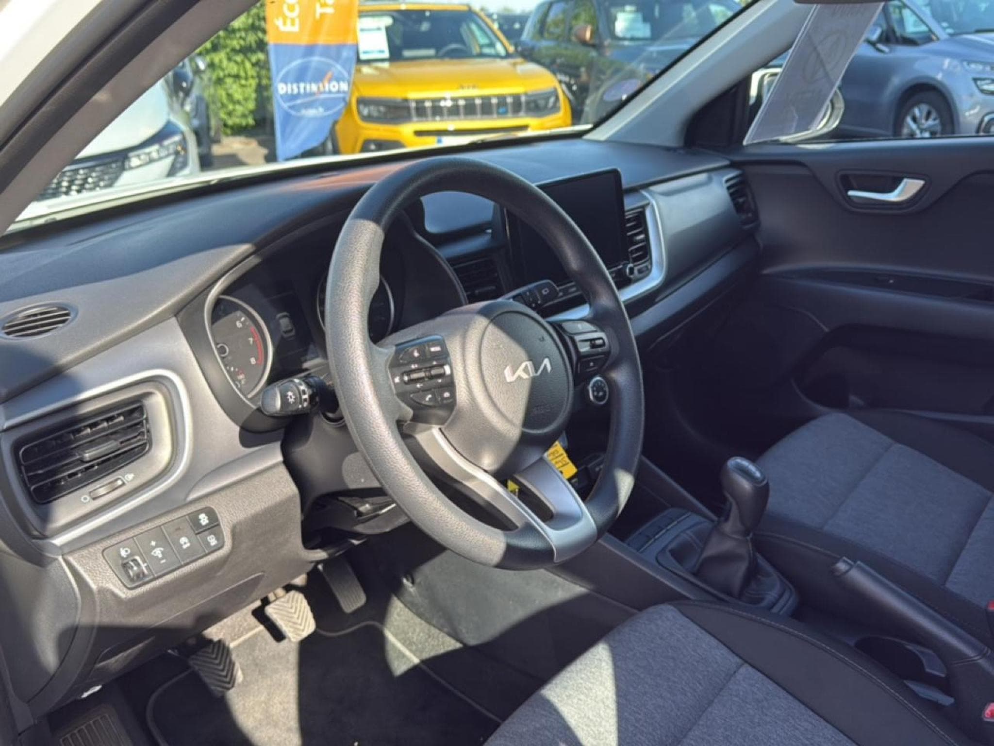 Kia STONIC 1.0 T-GDI 100 MOTION (2023) - Photo 17