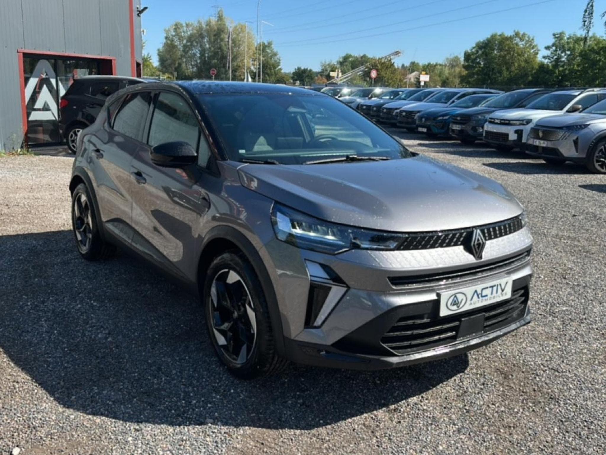 Renault Captur 1.8 E-TECH FULL HYBRID 160 TECHNO (2026) - Photo 3