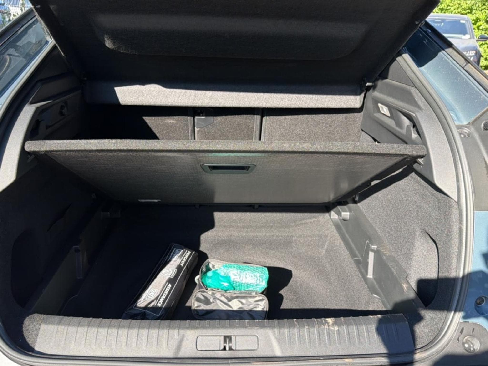 Peugeot 3008 1.2 HYBRID 145 ALLURE E-DCS6 (2025) - Photo 12