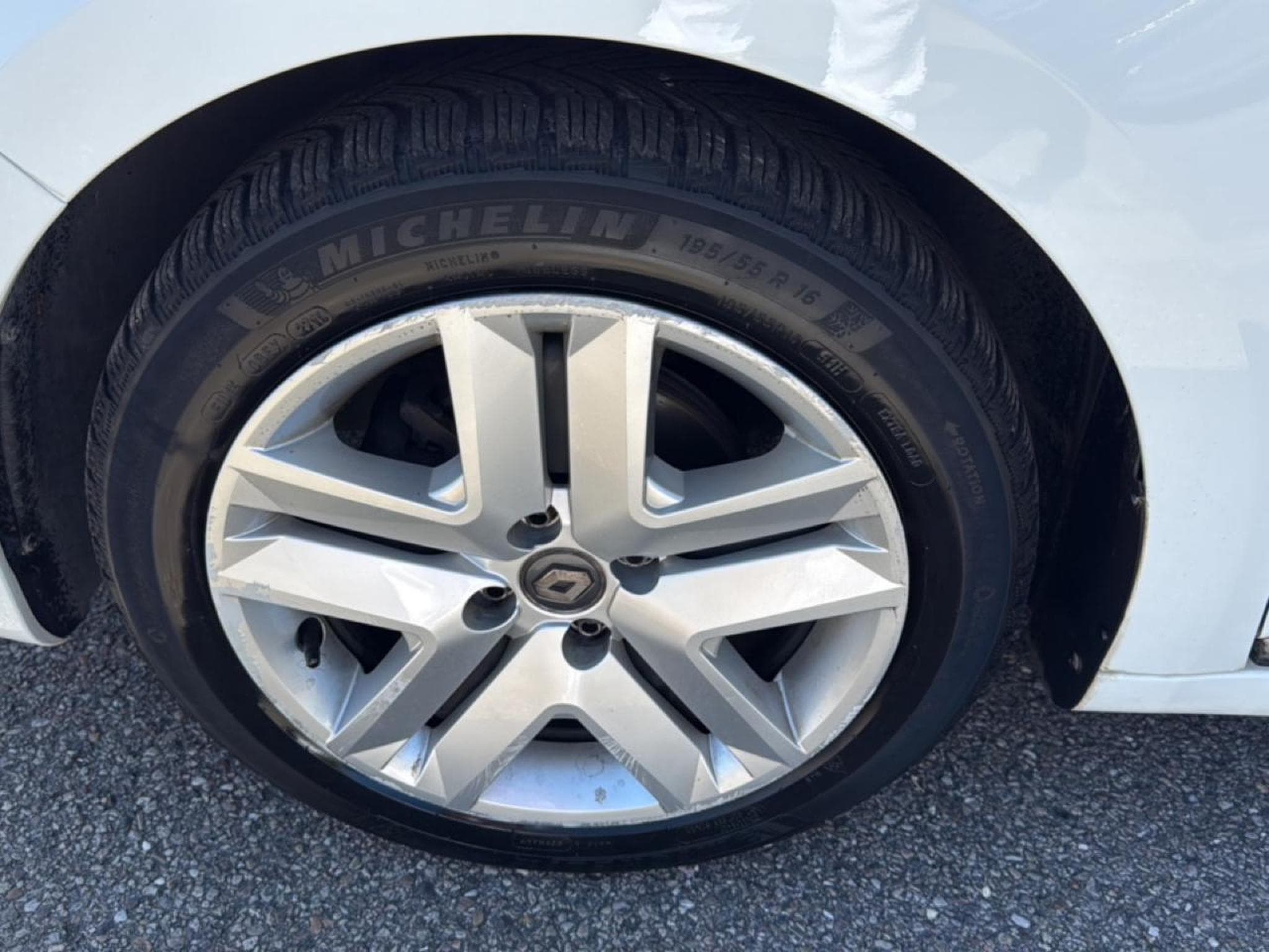 Renault Clio 1.0 TCE 100 BUSINESS (2019) - Photo 15