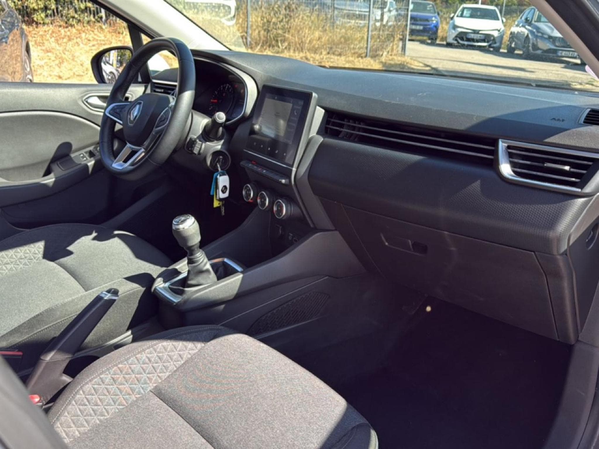 Renault Clio 1.0 TCE 100 BUSINESS (2019) - Photo 18