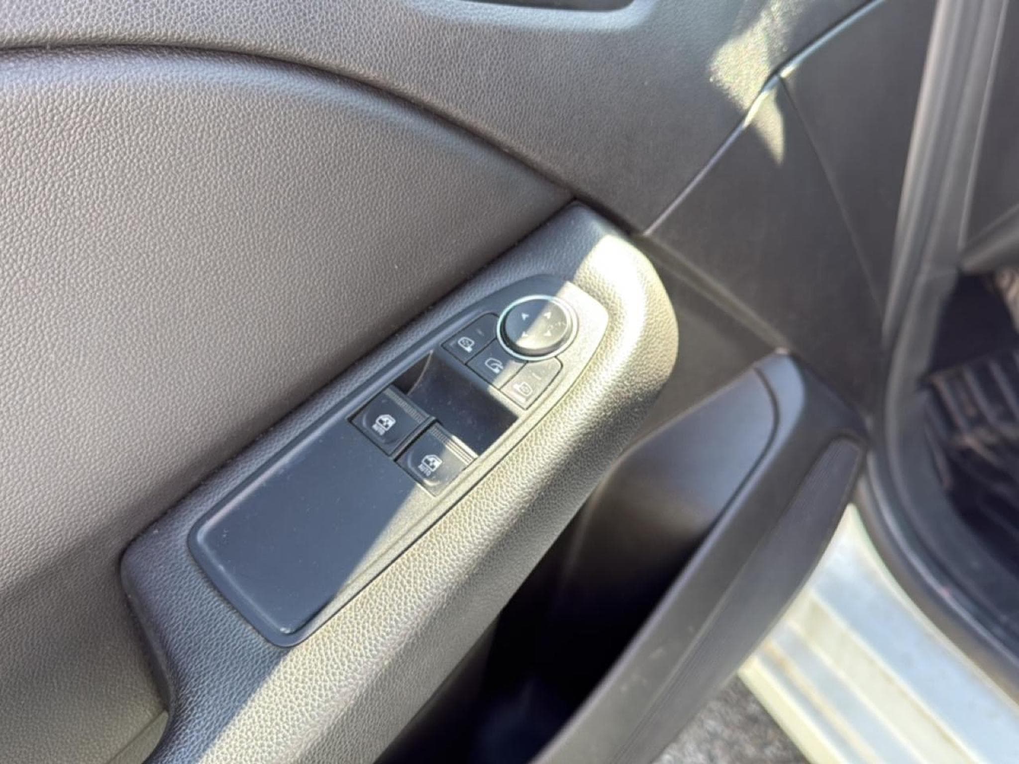 Renault Clio 1.0 TCE 100 BUSINESS (2019) - Photo 20