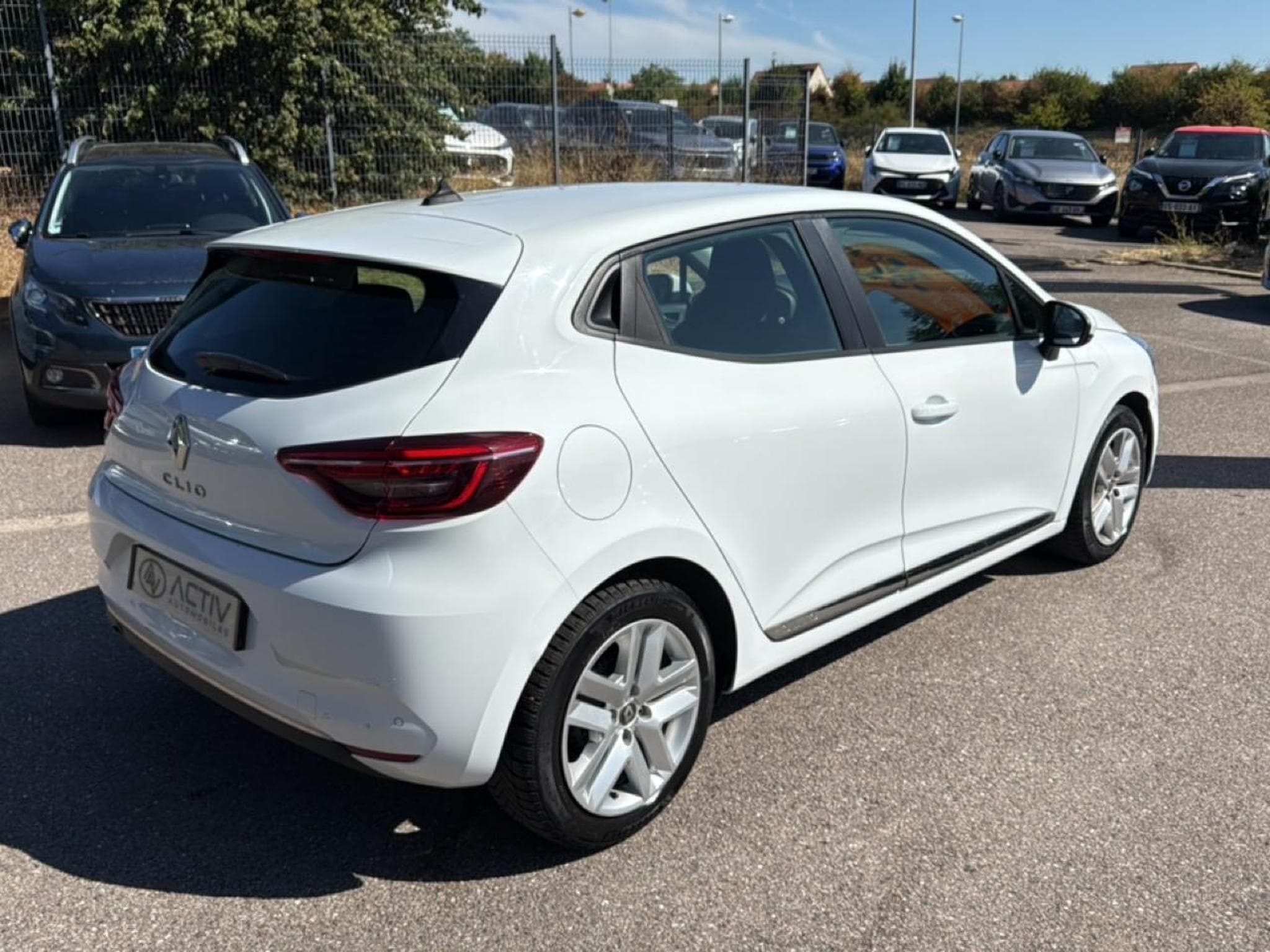 Renault Clio 1.0 TCE 100 BUSINESS (2019) - Photo 3