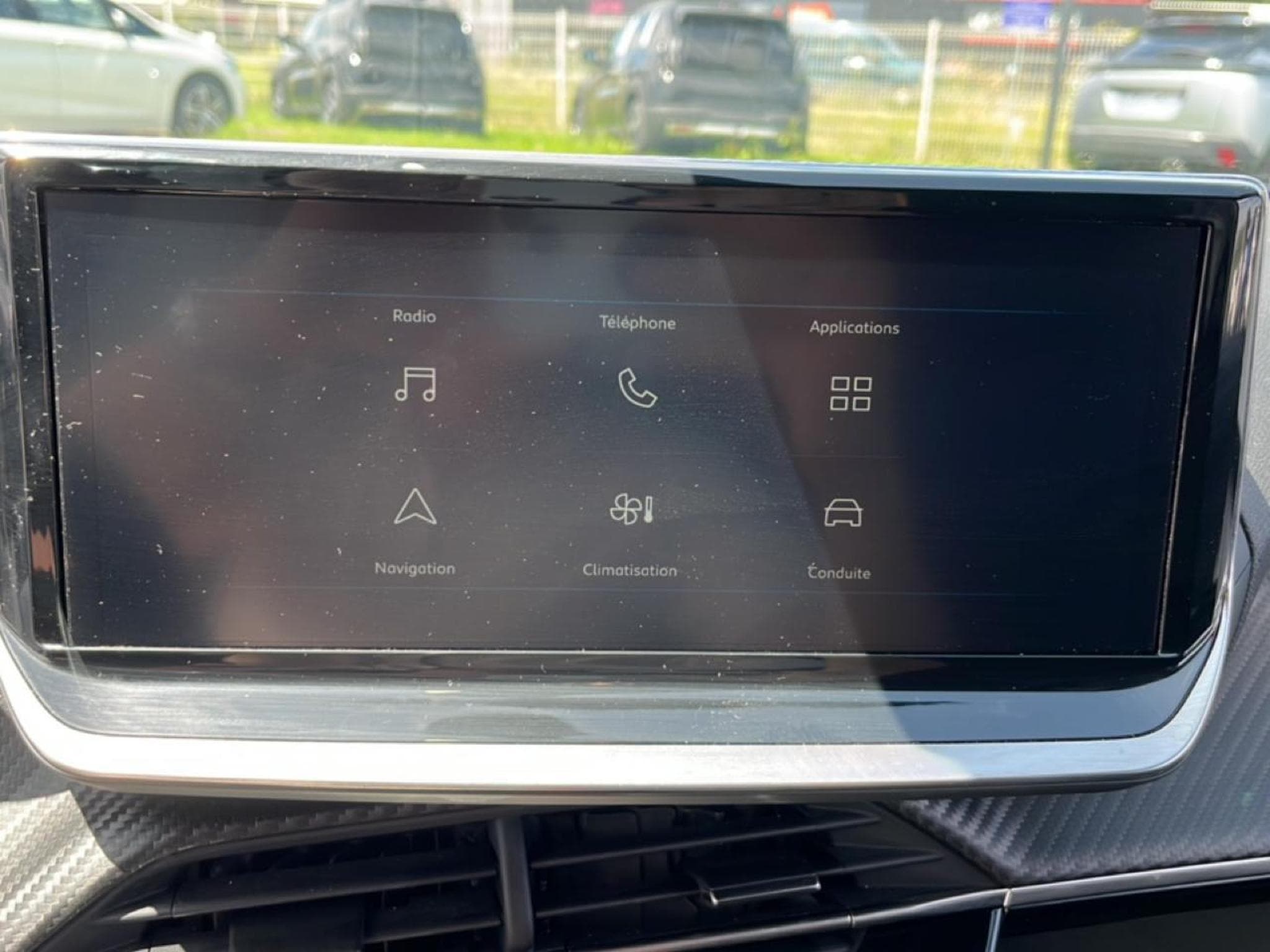 Peugeot 2008 1.2 HYBRID 145 STYLE E-DCS6 (2025) - Photo 12
