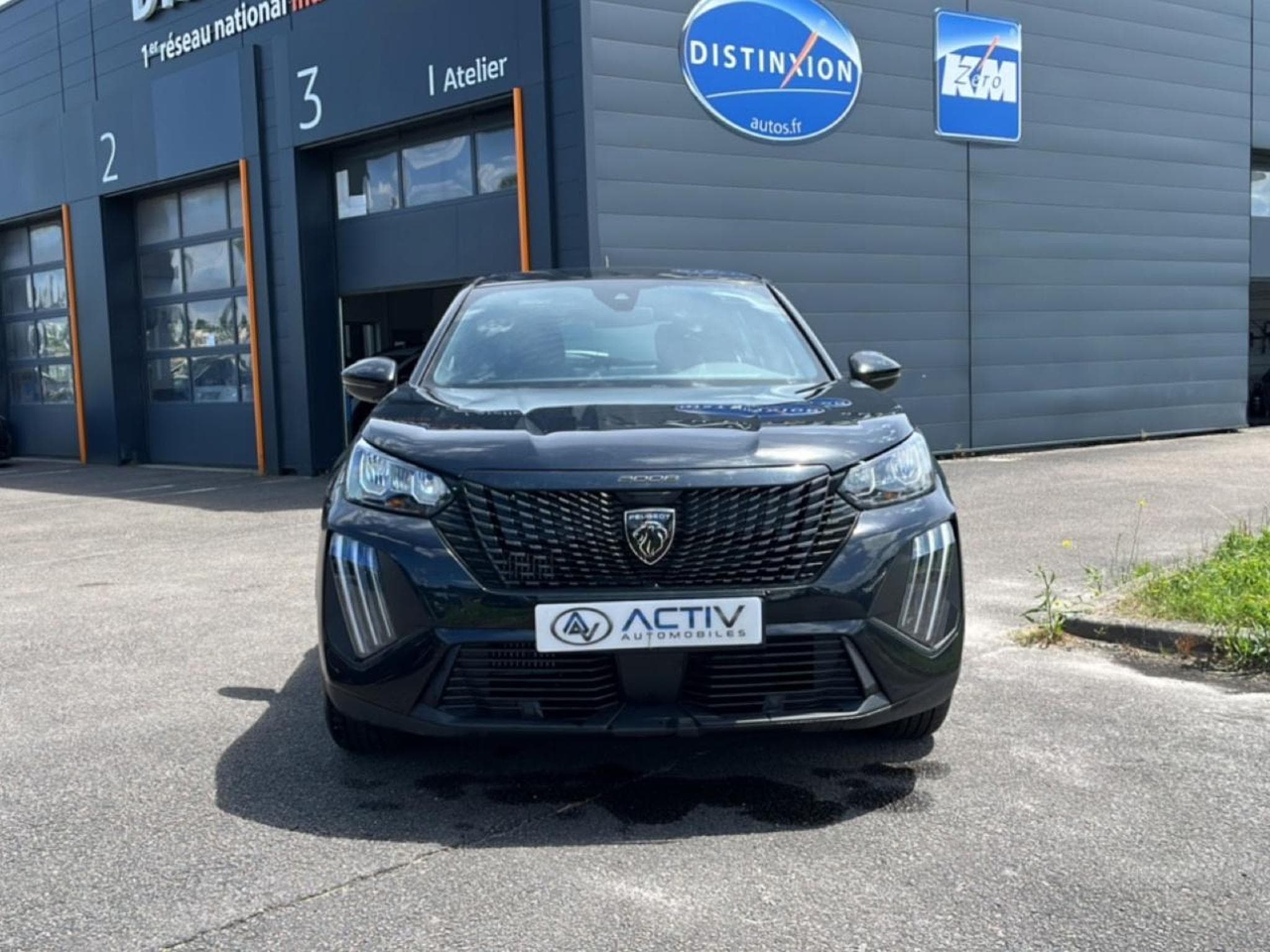 Peugeot 2008 1.2 HYBRID 145 STYLE E-DCS6 (2025) - Photo 2