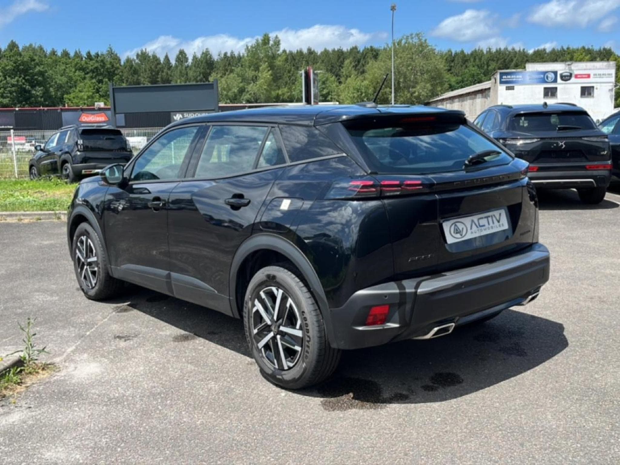 Peugeot 2008 1.2 HYBRID 145 STYLE E-DCS6 (2025) - Photo 7