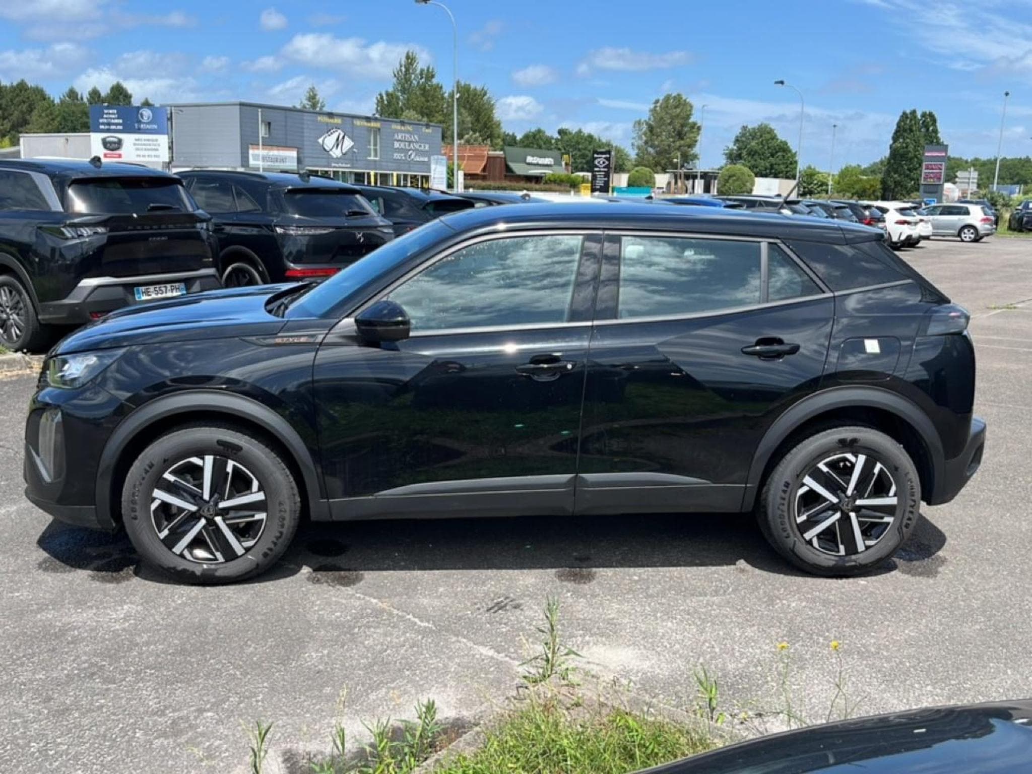 Peugeot 2008 1.2 HYBRID 145 STYLE E-DCS6 (2025) - Photo 8