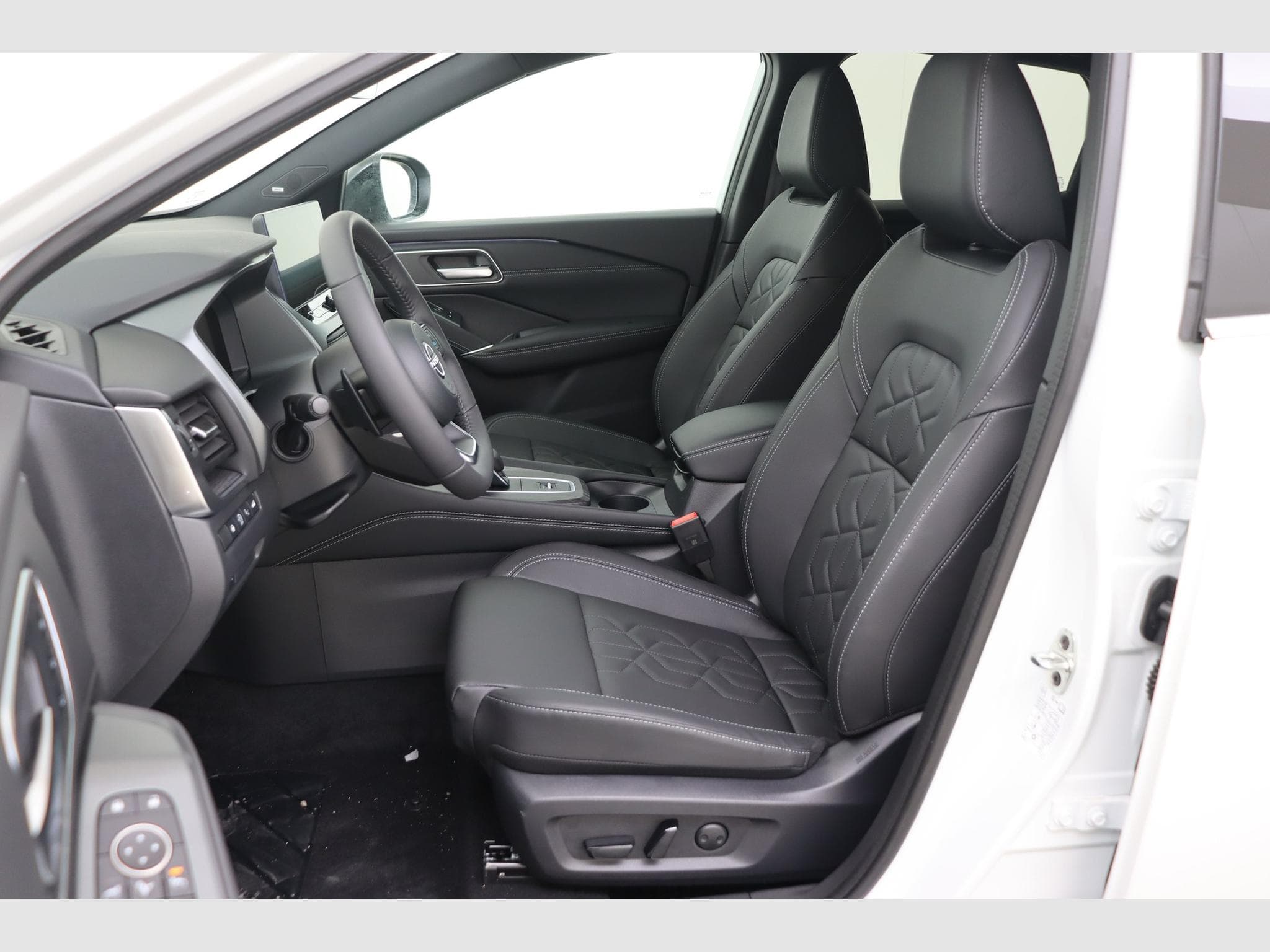 Nissan Qashqai Tekna + Bose (2025) - Photo 13