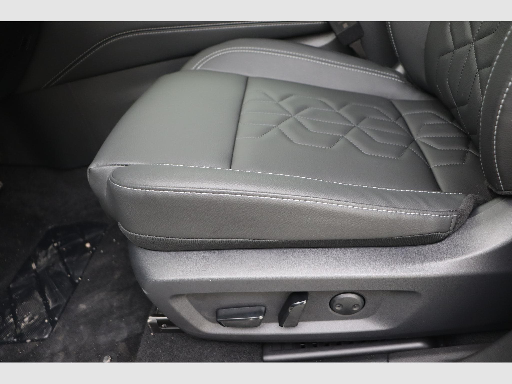 Nissan Qashqai Tekna + Bose (2025) - Photo 14