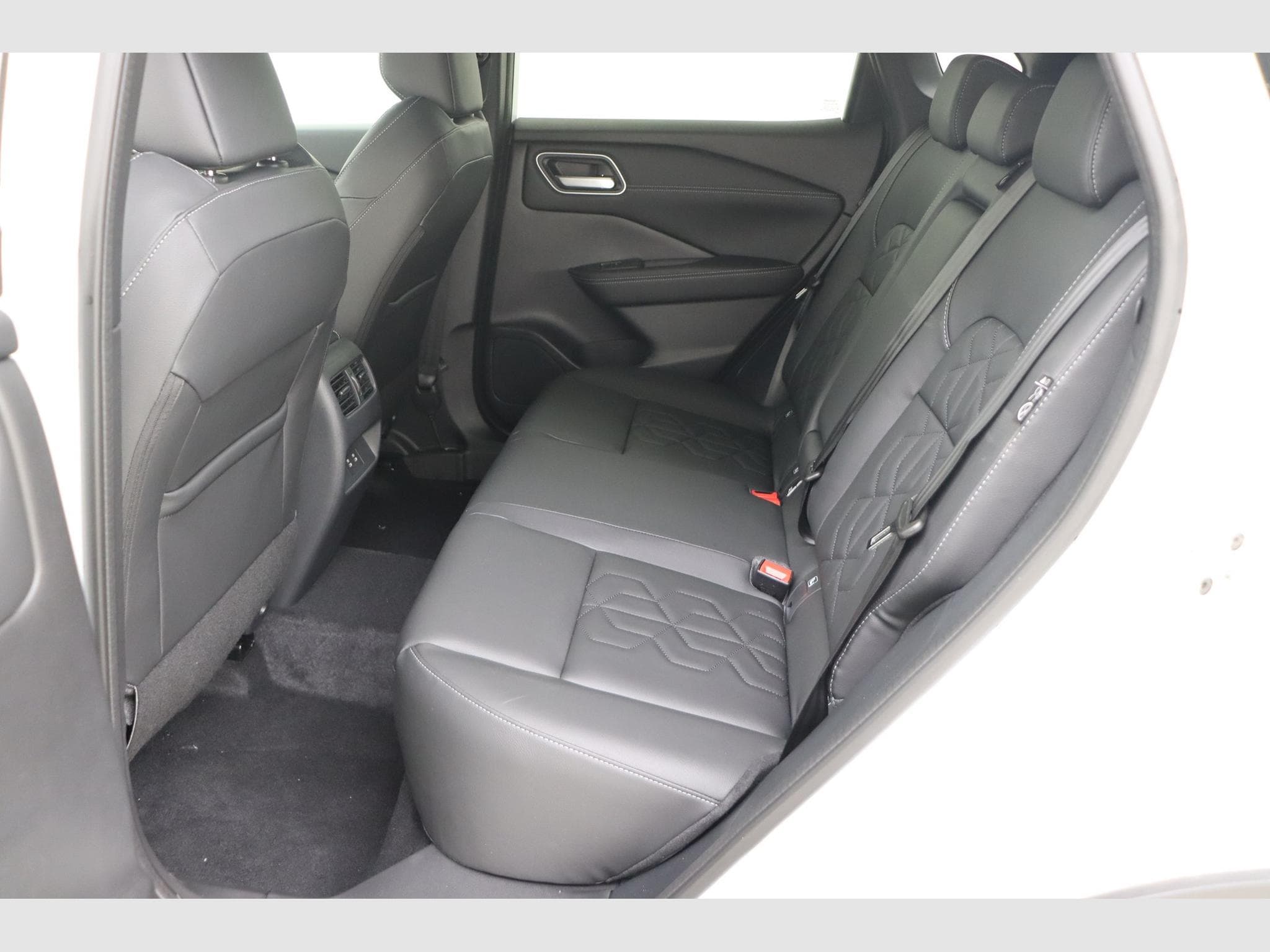 Nissan Qashqai Tekna + Bose (2025) - Photo 16