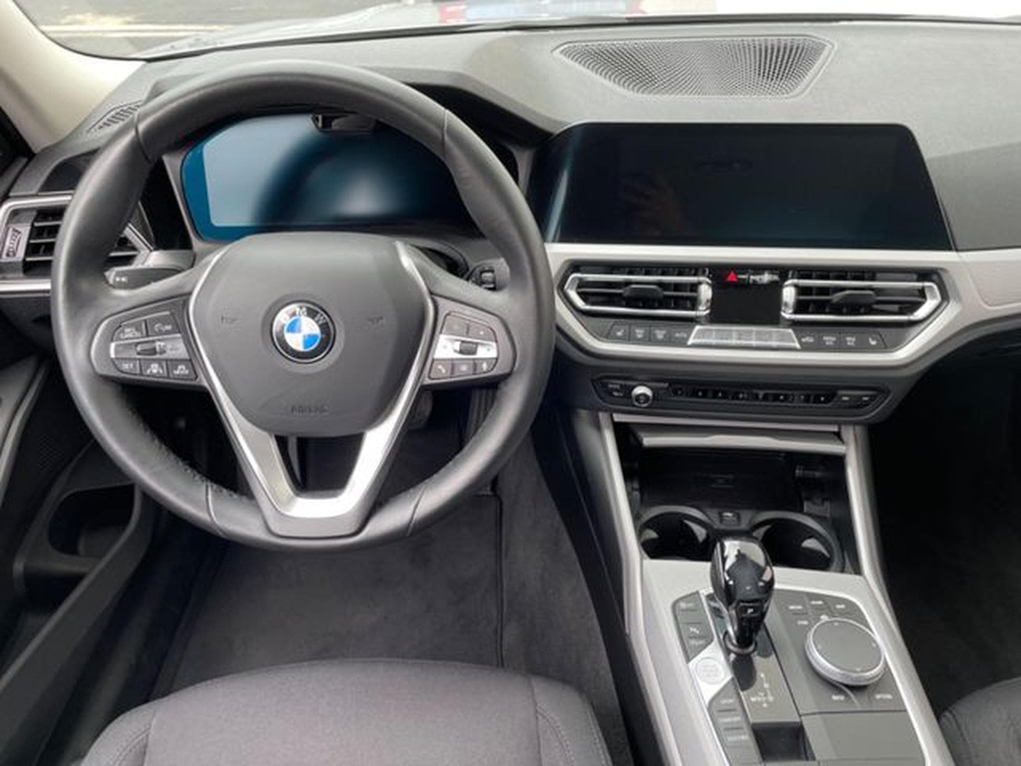 BMW 320 Baureihe 3 Lim. 320 d xDrive Advantage (2020) - Photo 8