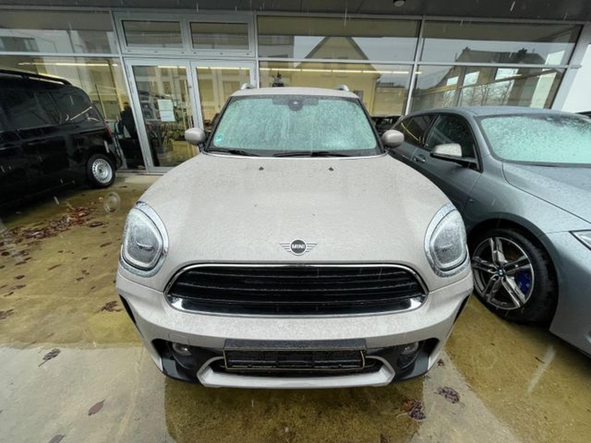 MINI Cooper COOPER_D Countryman Cooper D Classic Trim (2023) - Photo 2