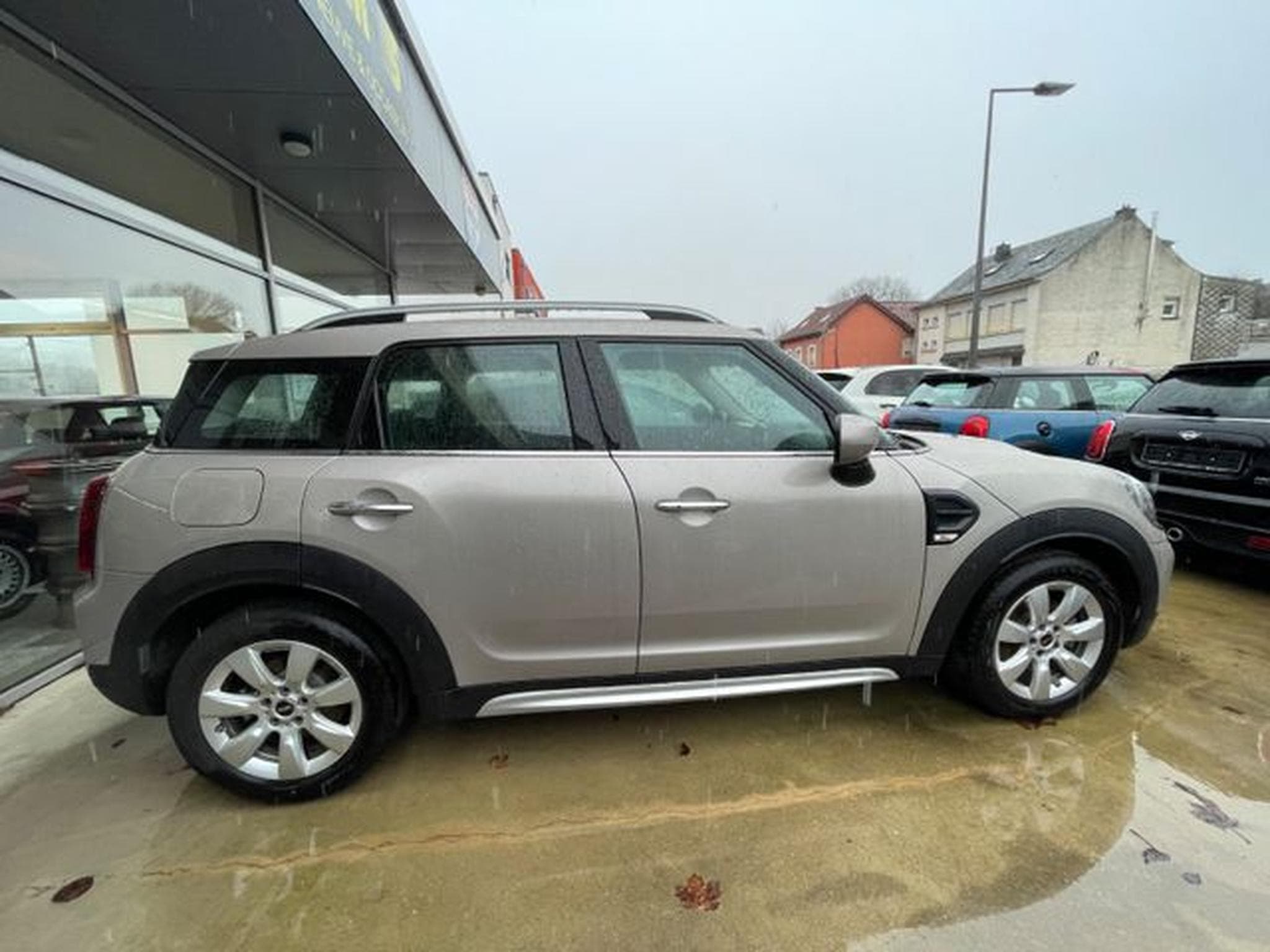 MINI Cooper COOPER_D Countryman Cooper D Classic Trim (2023) - Photo 3