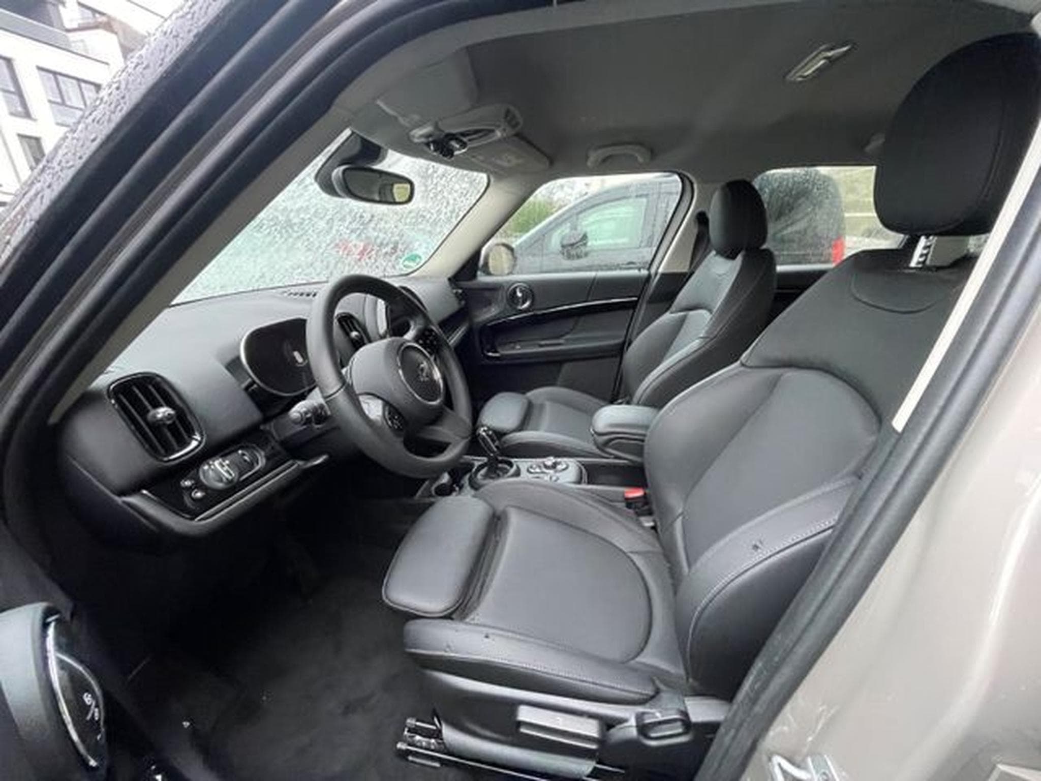 MINI Cooper COOPER_D Countryman Cooper D Classic Trim (2023) - Photo 6