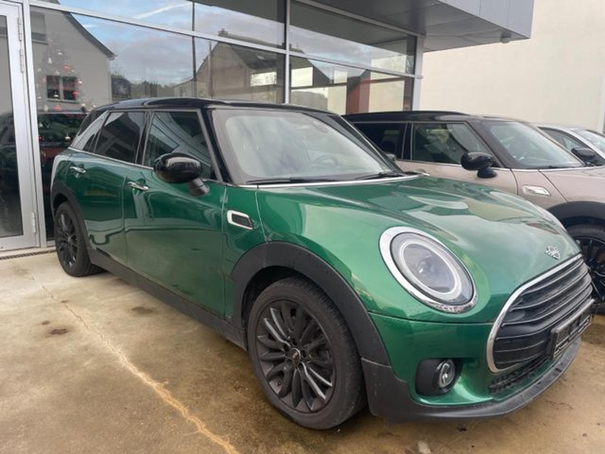 MINI Cooper COOPER_D Clubman Cooper D Classic Trim (2023) - Photo 2